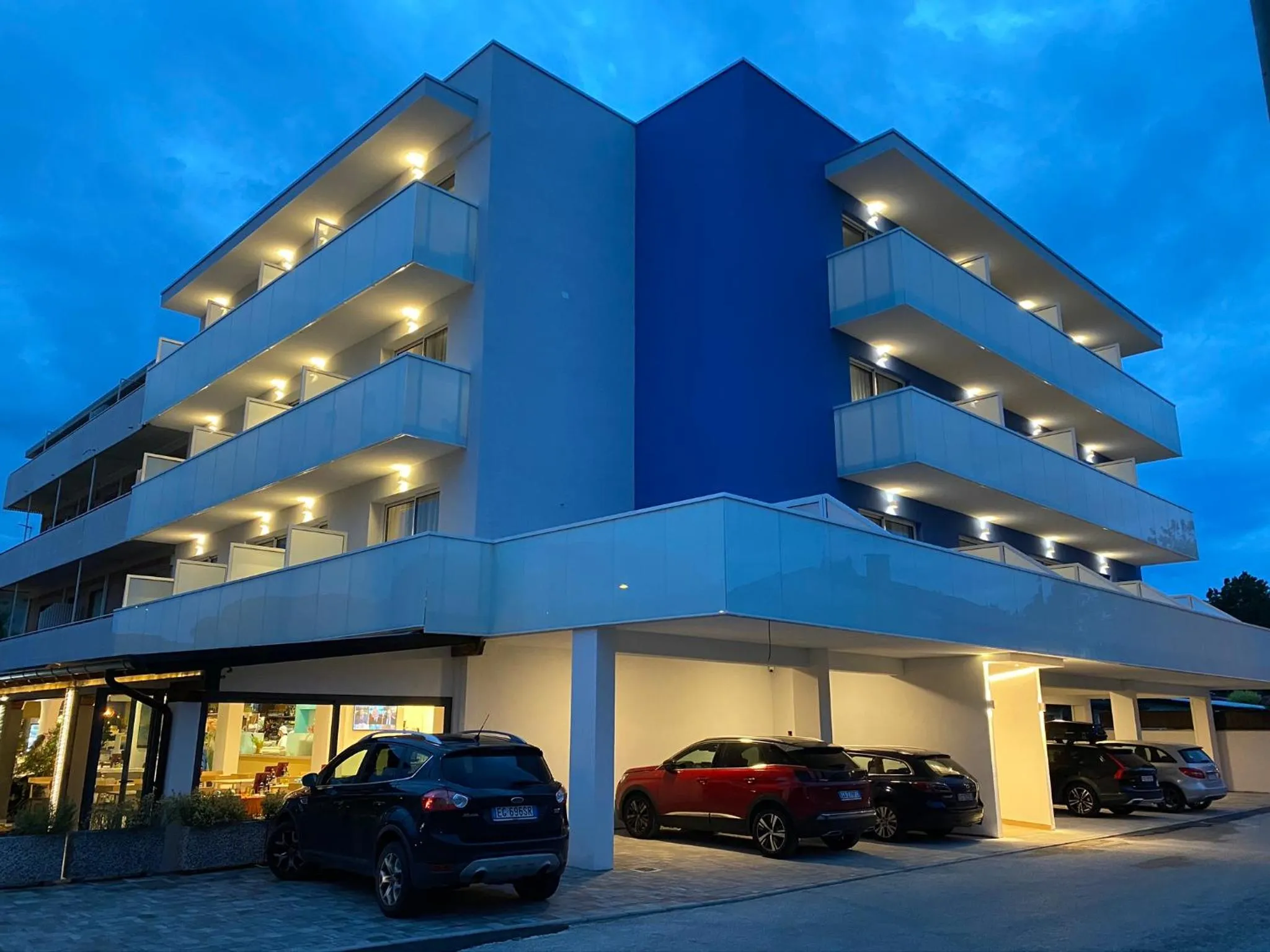 Facade/entrance in Alla Pergola