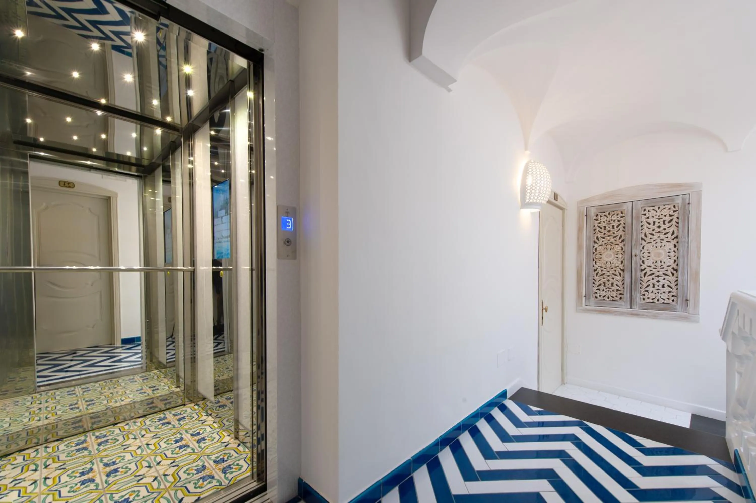 elevator in Hotel Reginella