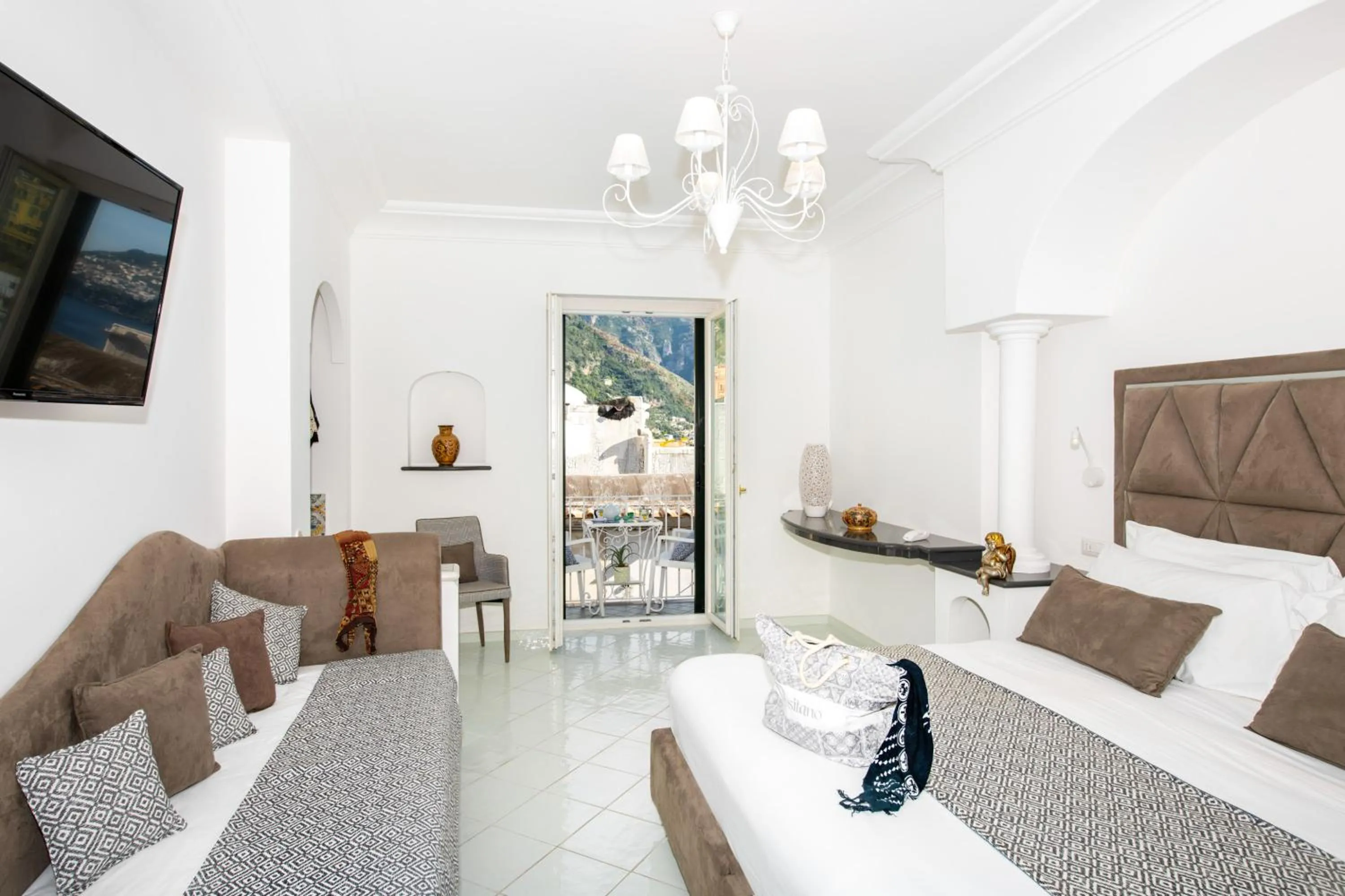 Photo of the whole room, Bed in Hotel Reginella