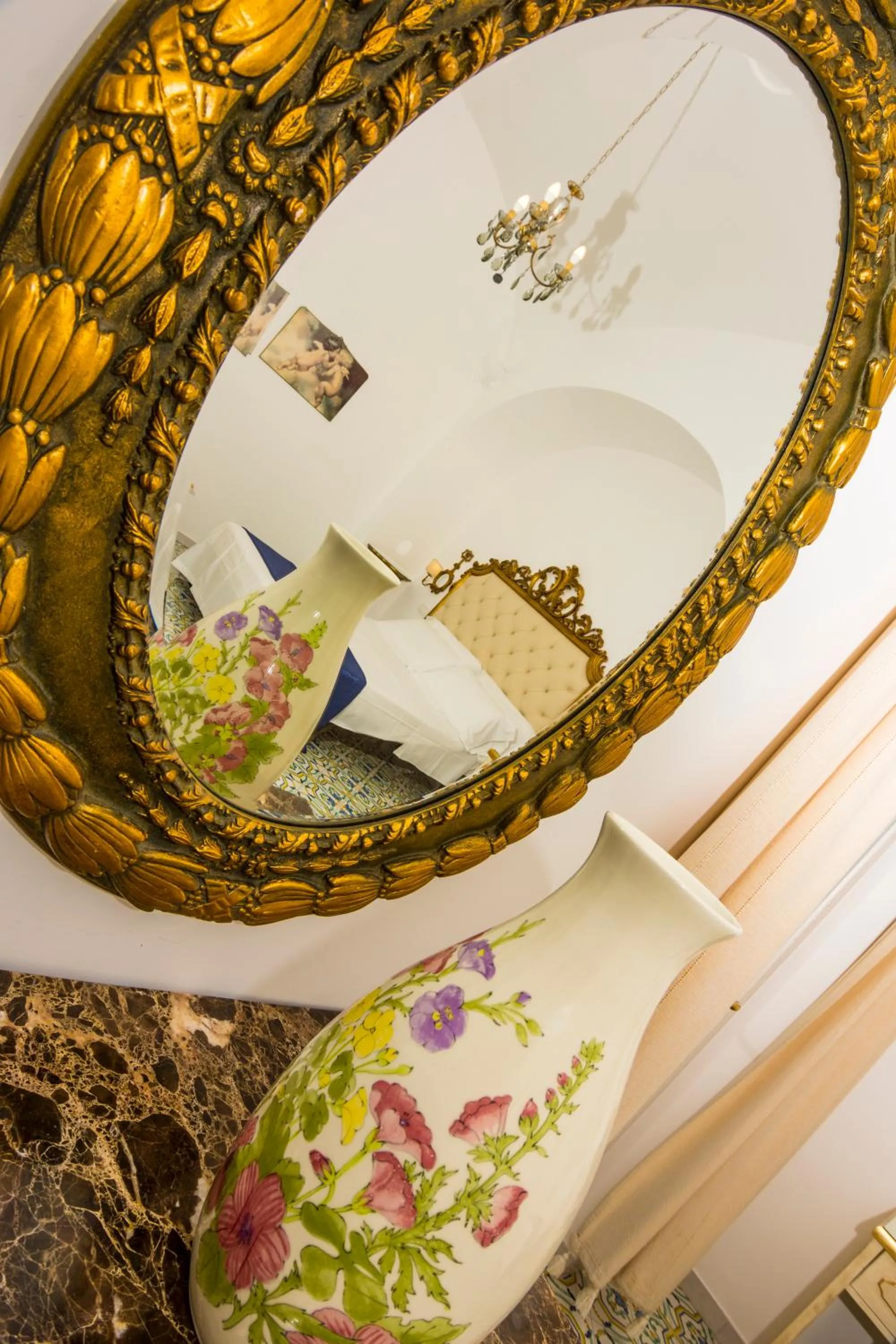 Decorative detail in Hotel Reginella