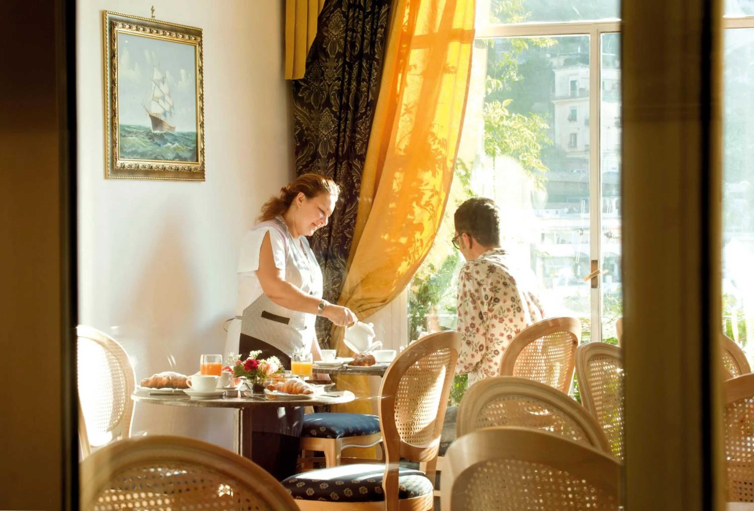 Restaurant/places to eat in Hotel Reginella