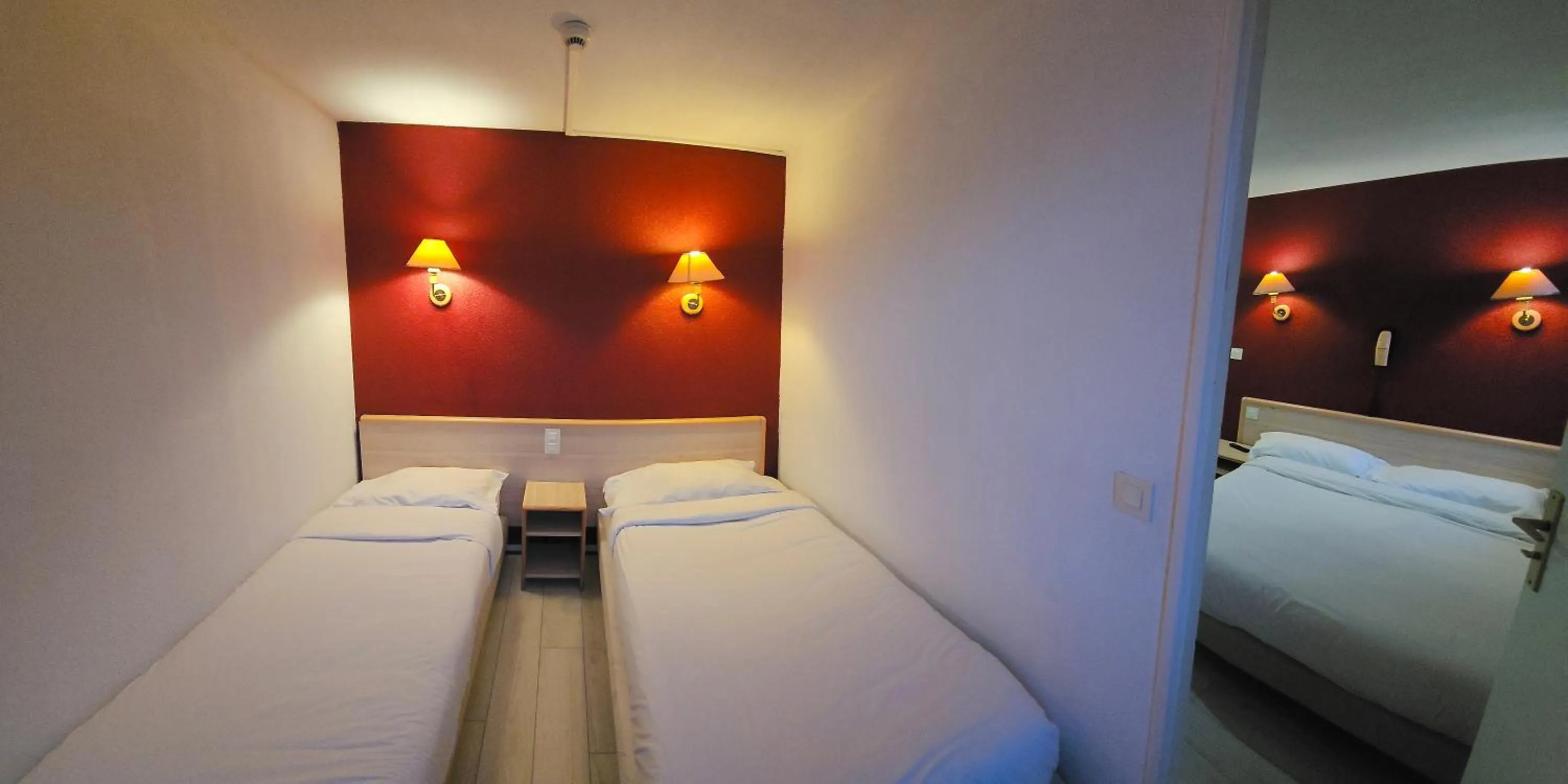 Bed in Hotel CÖRONA Lourdes