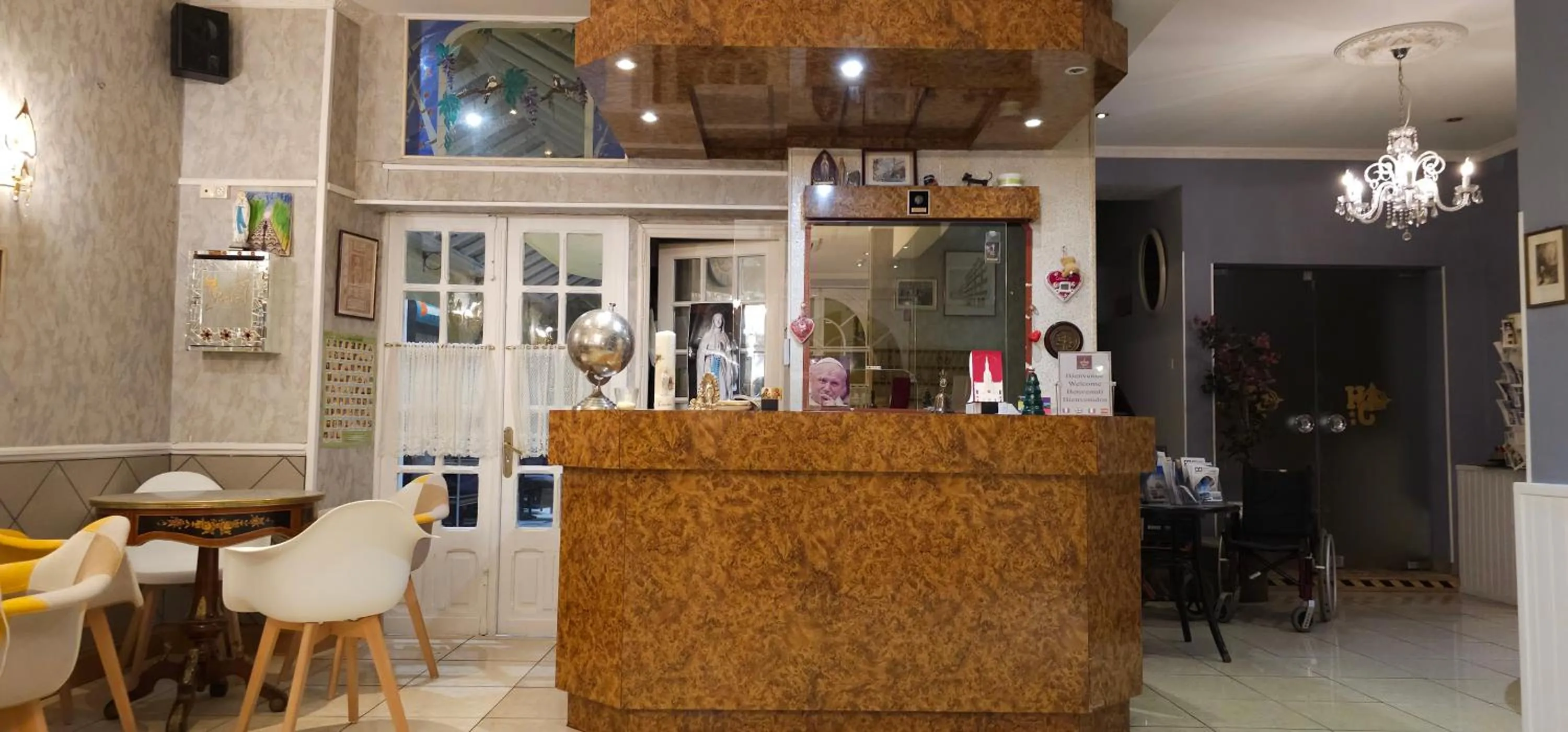 Lobby or reception in Hotel CÖRONA Lourdes