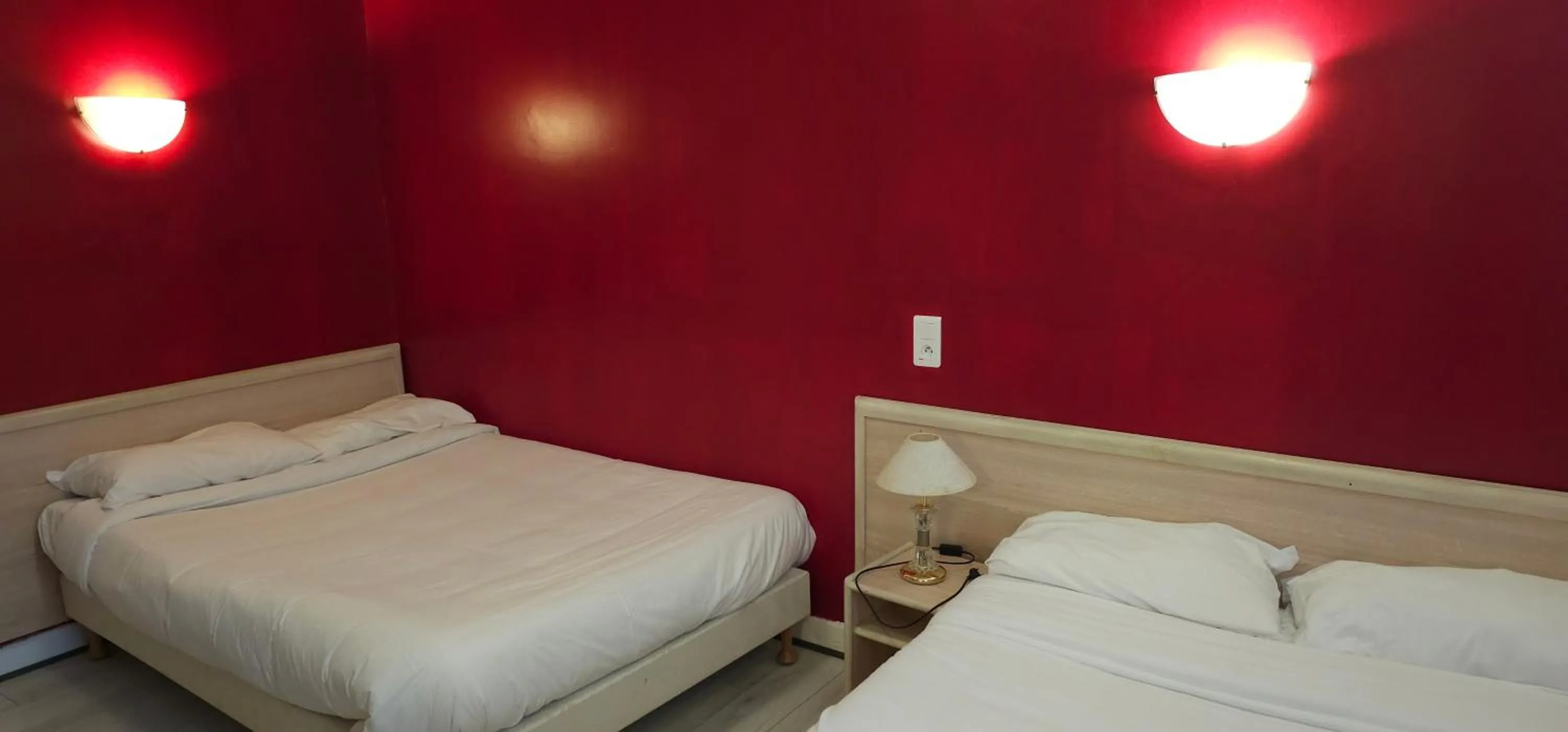 Bed in Hotel CÖRONA Lourdes