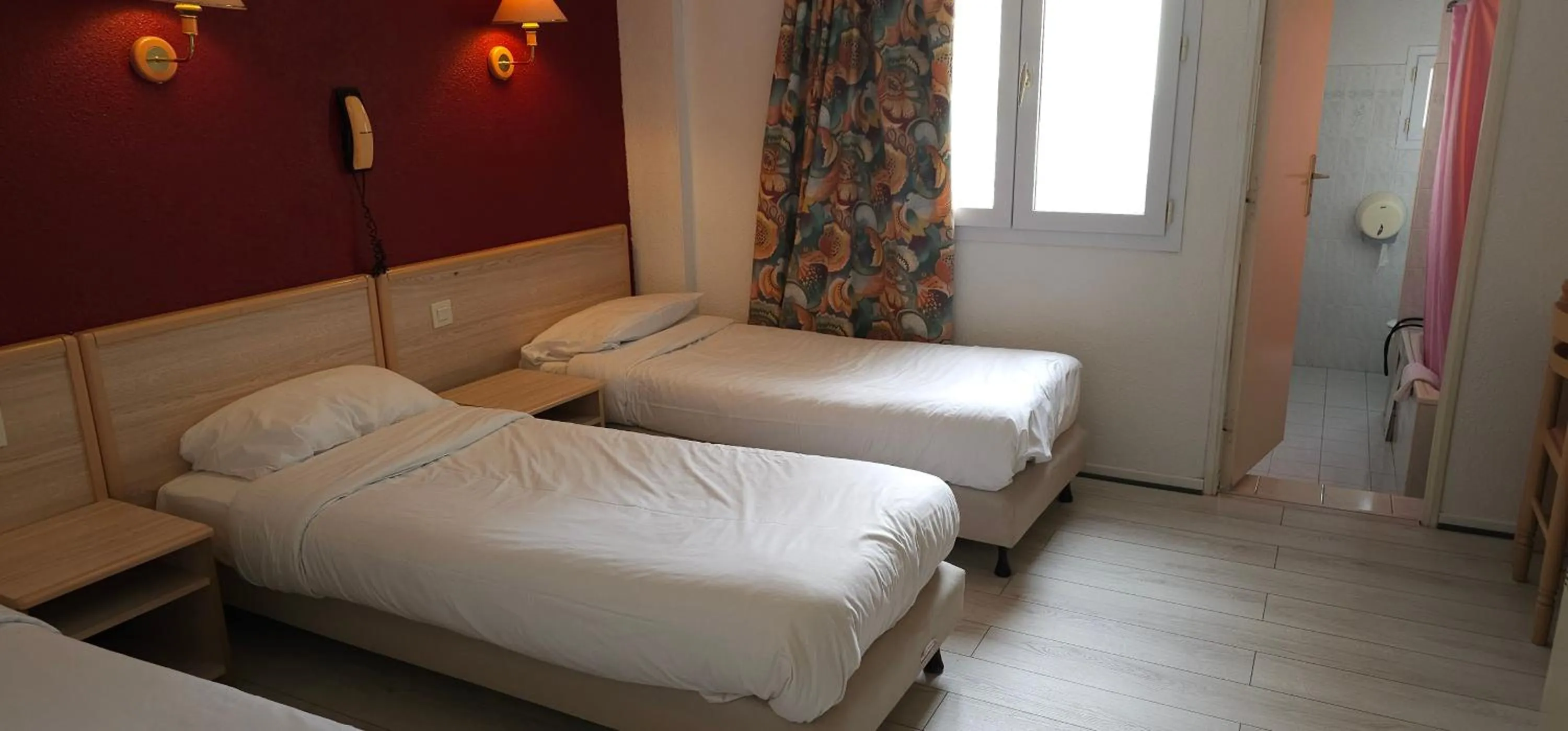 Bed in Hotel CÖRONA Lourdes