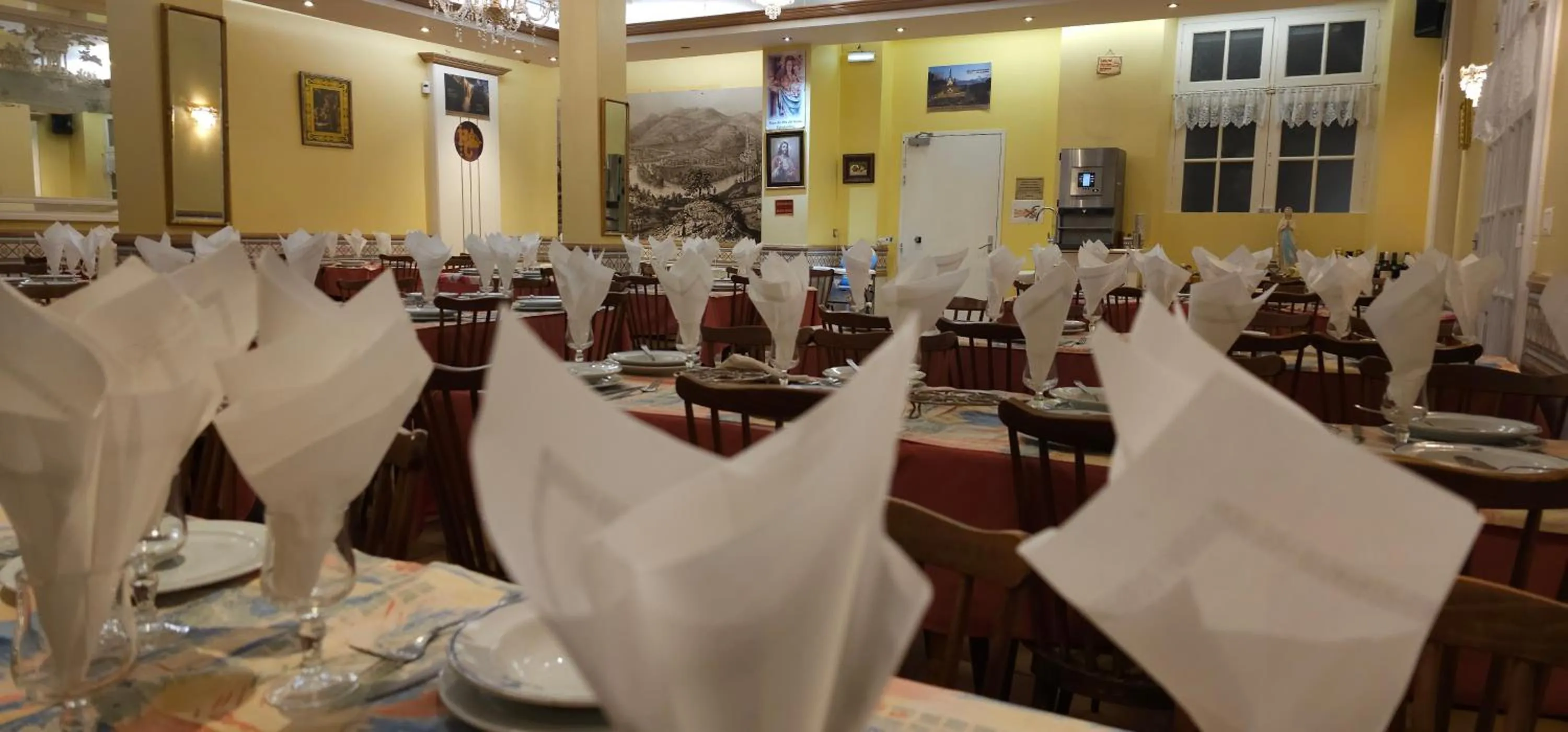 Restaurant/places to eat in Hotel CÖRONA Lourdes