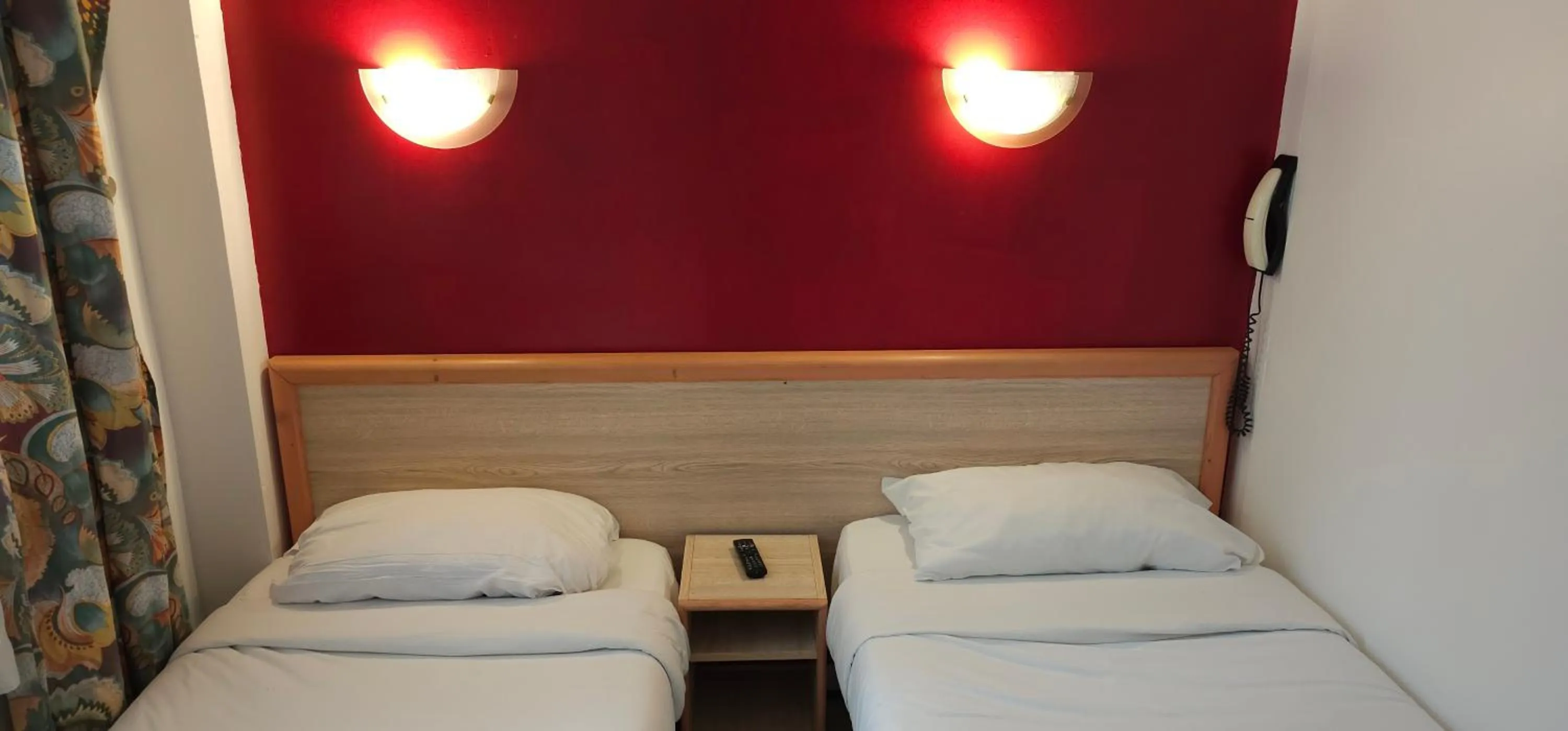 Bed in Hotel CÖRONA Lourdes