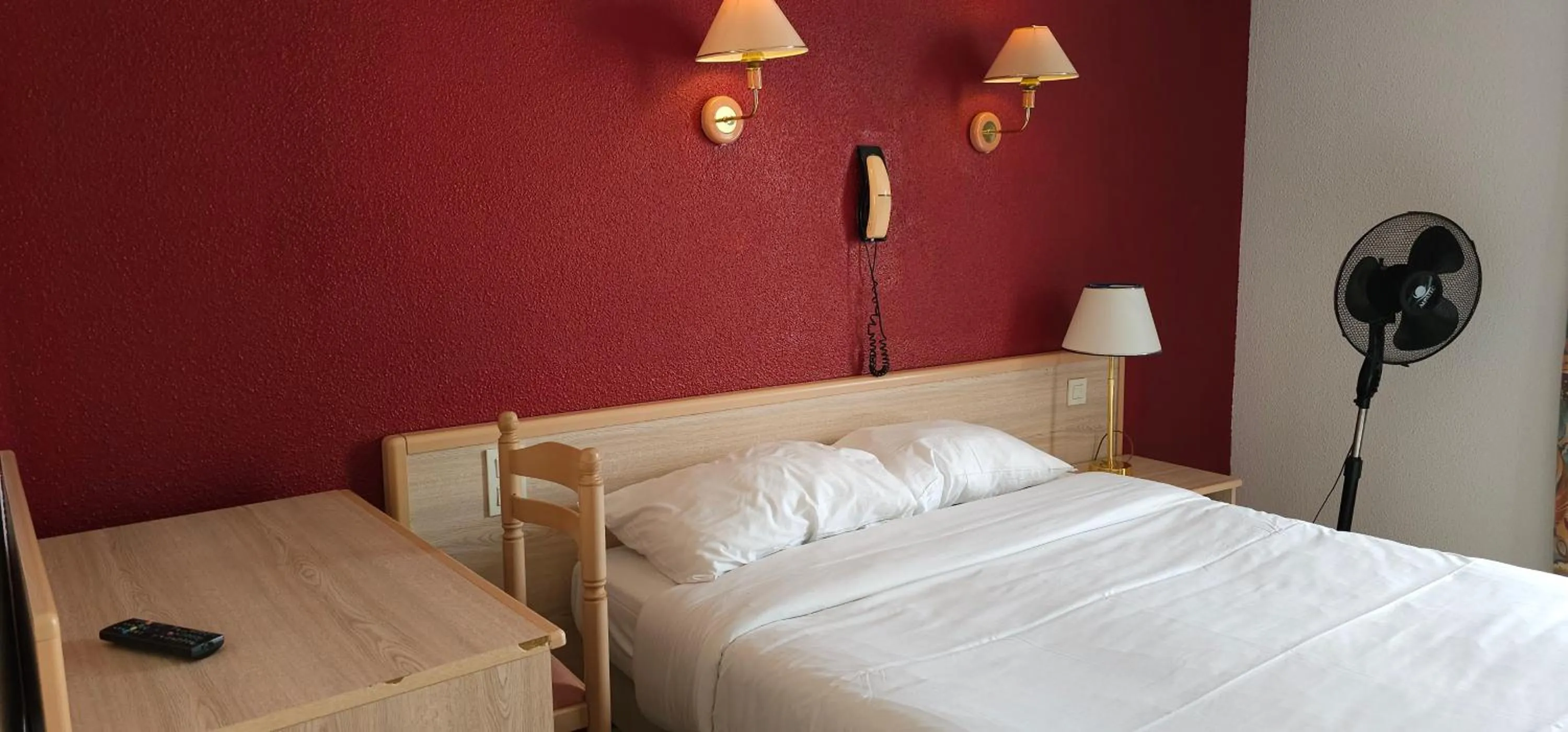 Bed in Hotel CÖRONA Lourdes