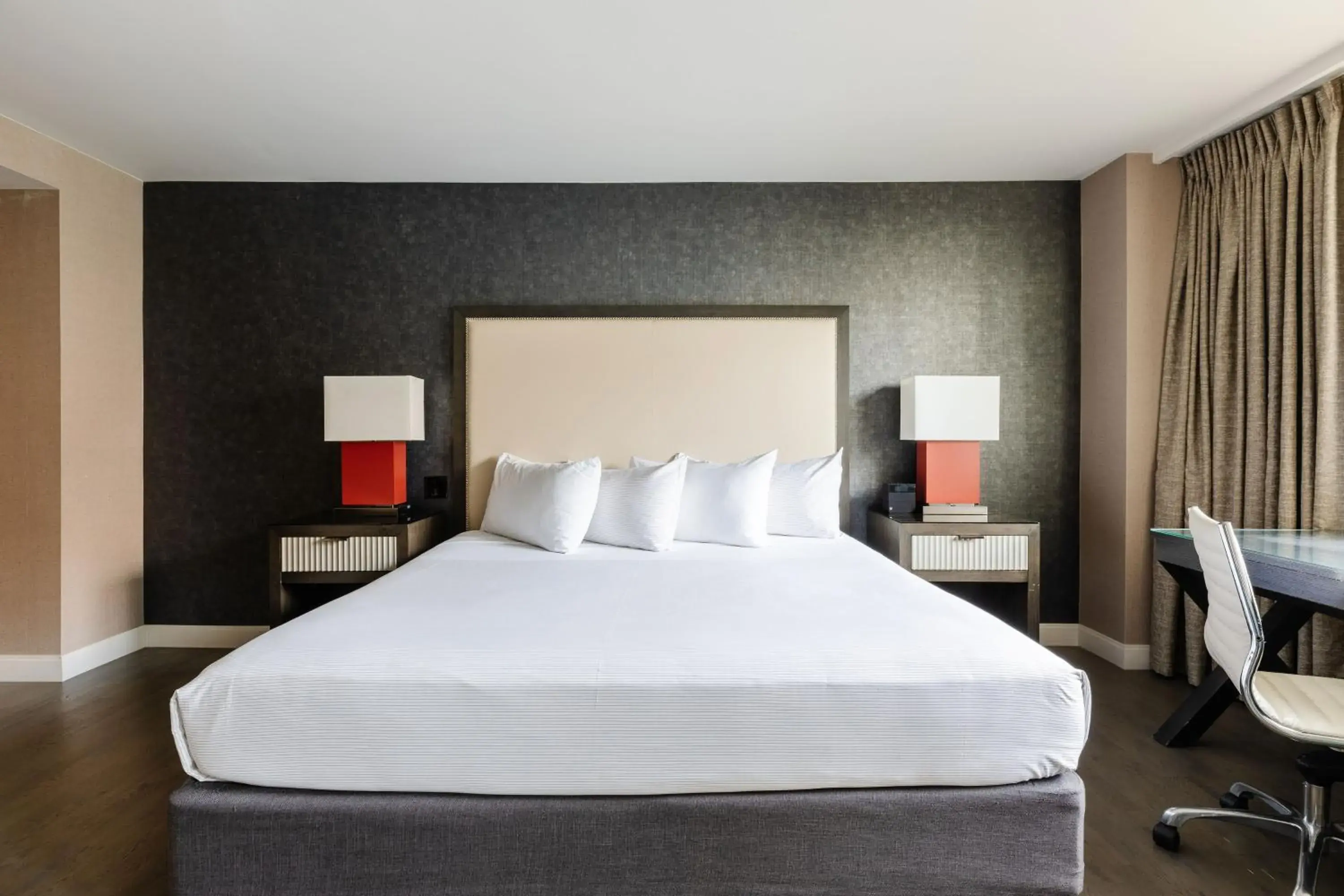 Bed in 2500 Penn, a Placemakr Experience Bed in 2500 Penn, a Placemakr Experience