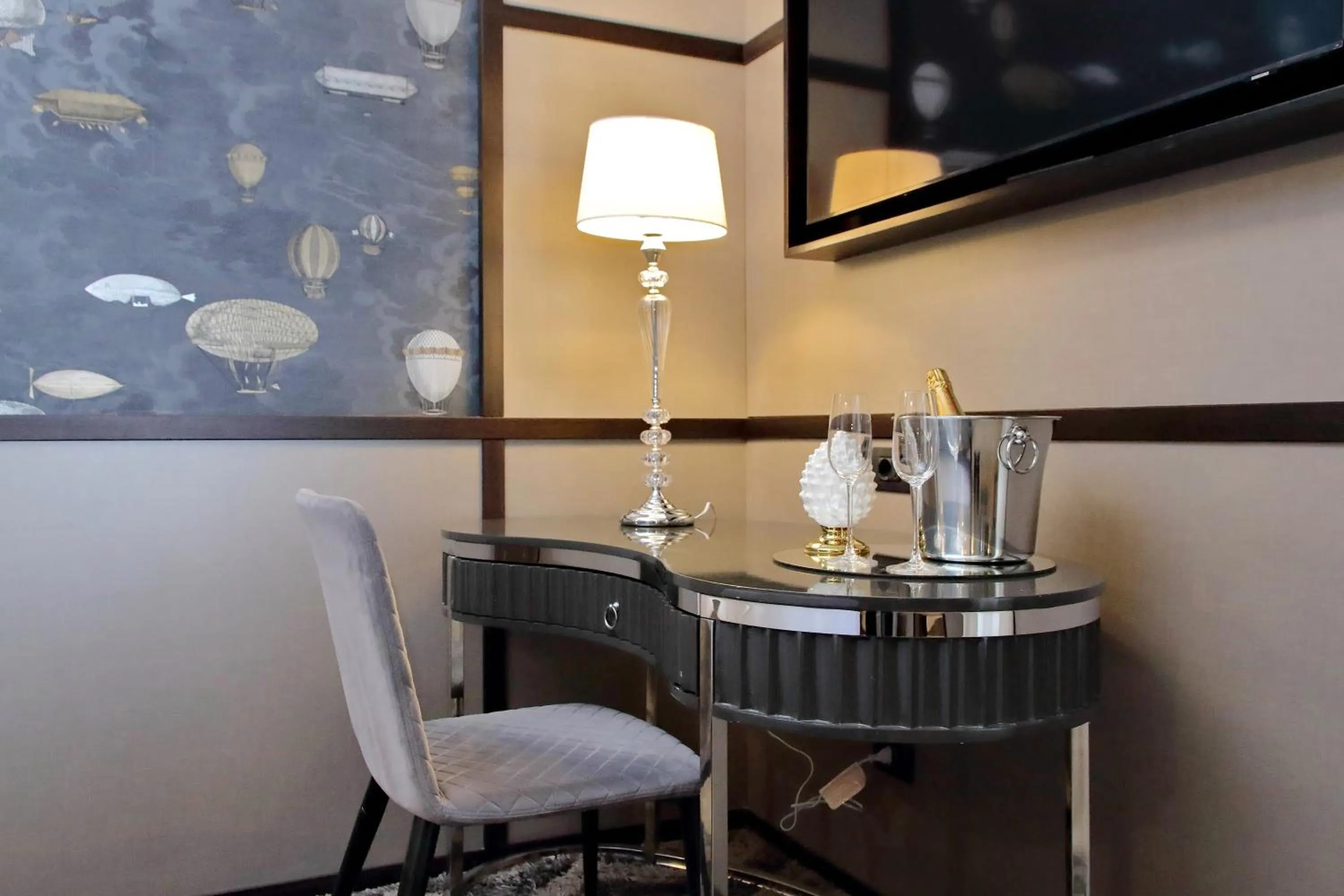 Seating area in HELMIRAGE PIAZZA DI SPAGNA SUITE