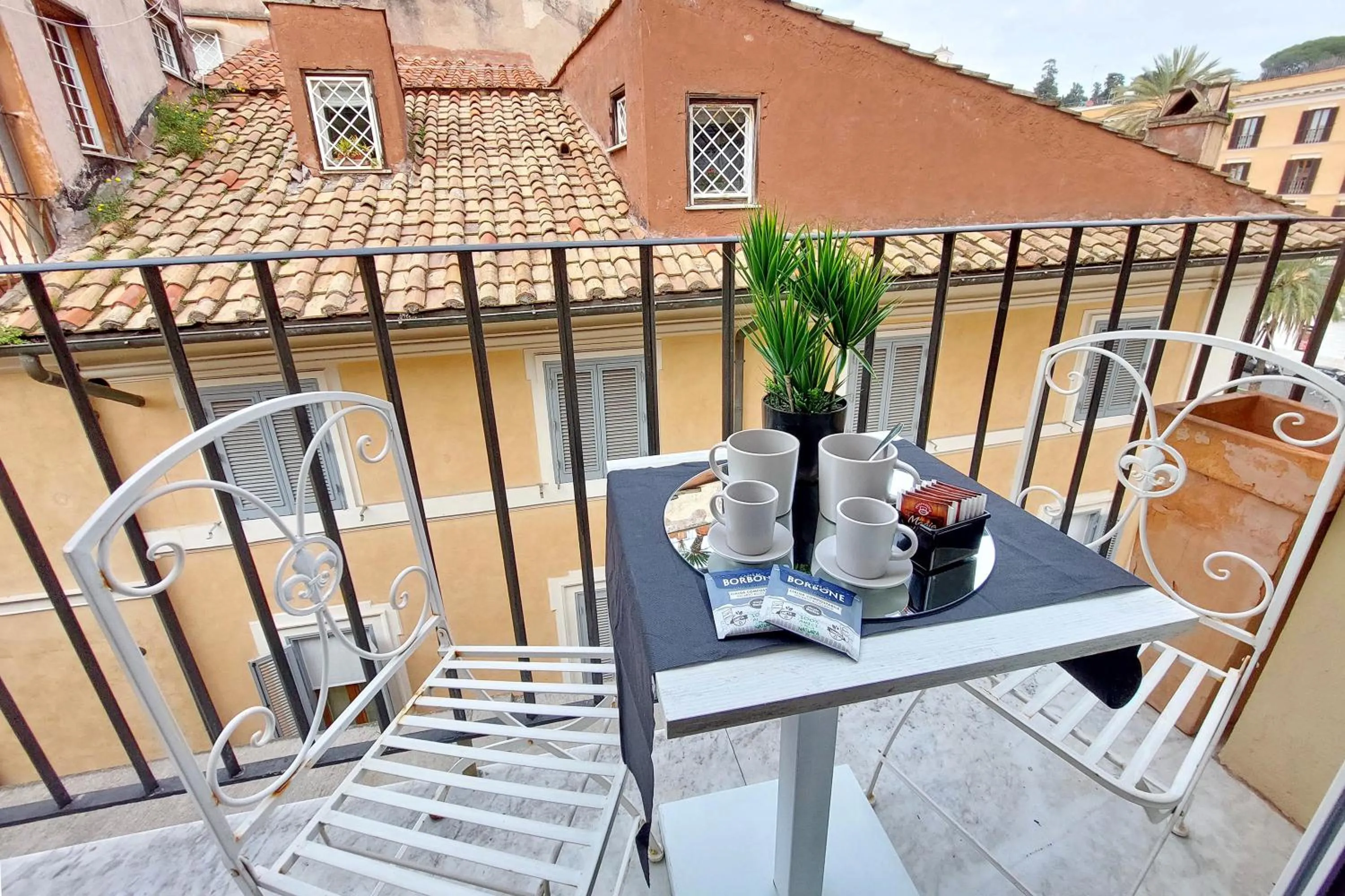 Property building in HELMIRAGE PIAZZA DI SPAGNA SUITE