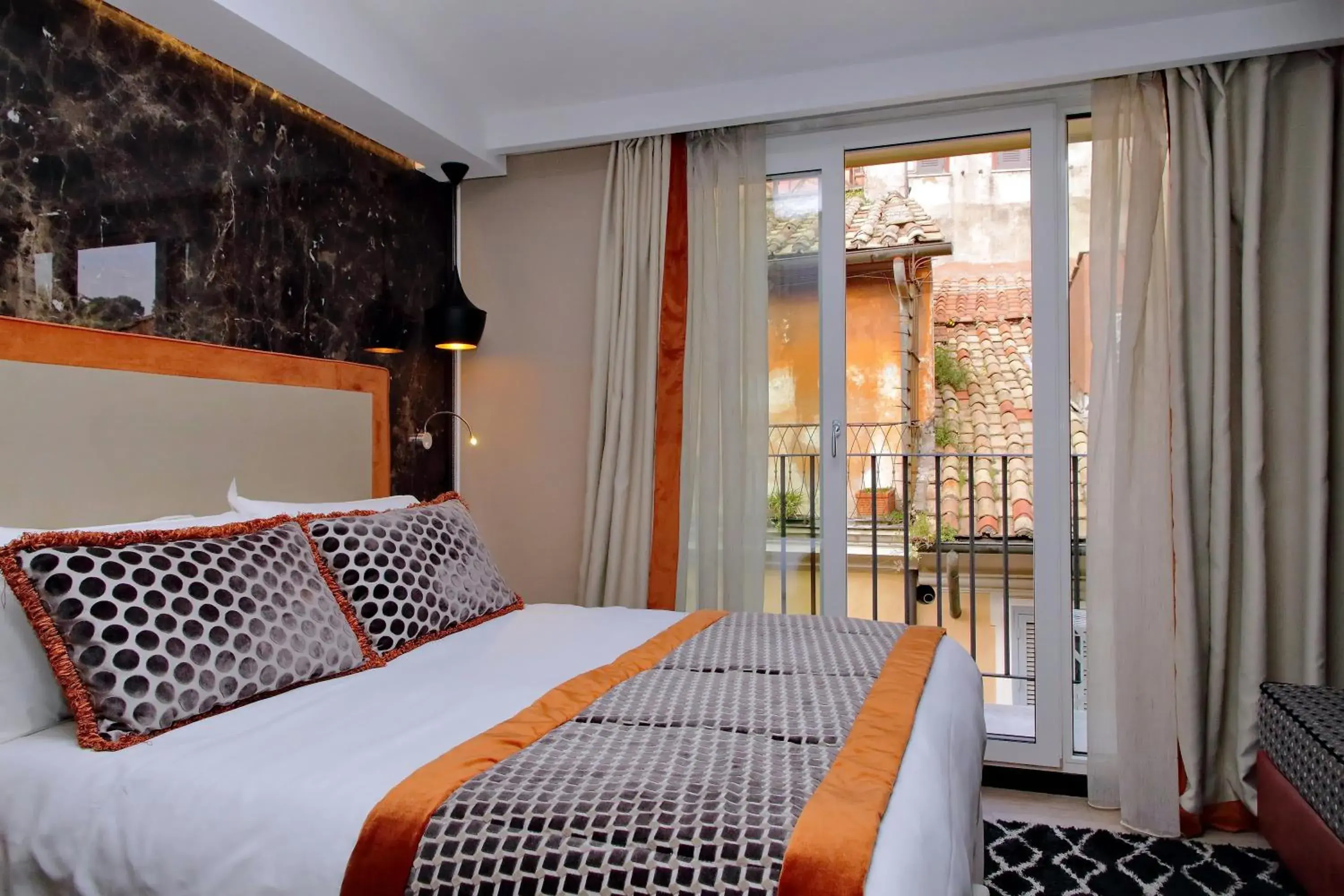 Deluxe Triple Room in HELMIRAGE PIAZZA DI SPAGNA SUITE Deluxe Triple Room in HELMIRAGE PIAZZA DI SPAGNA SUITE