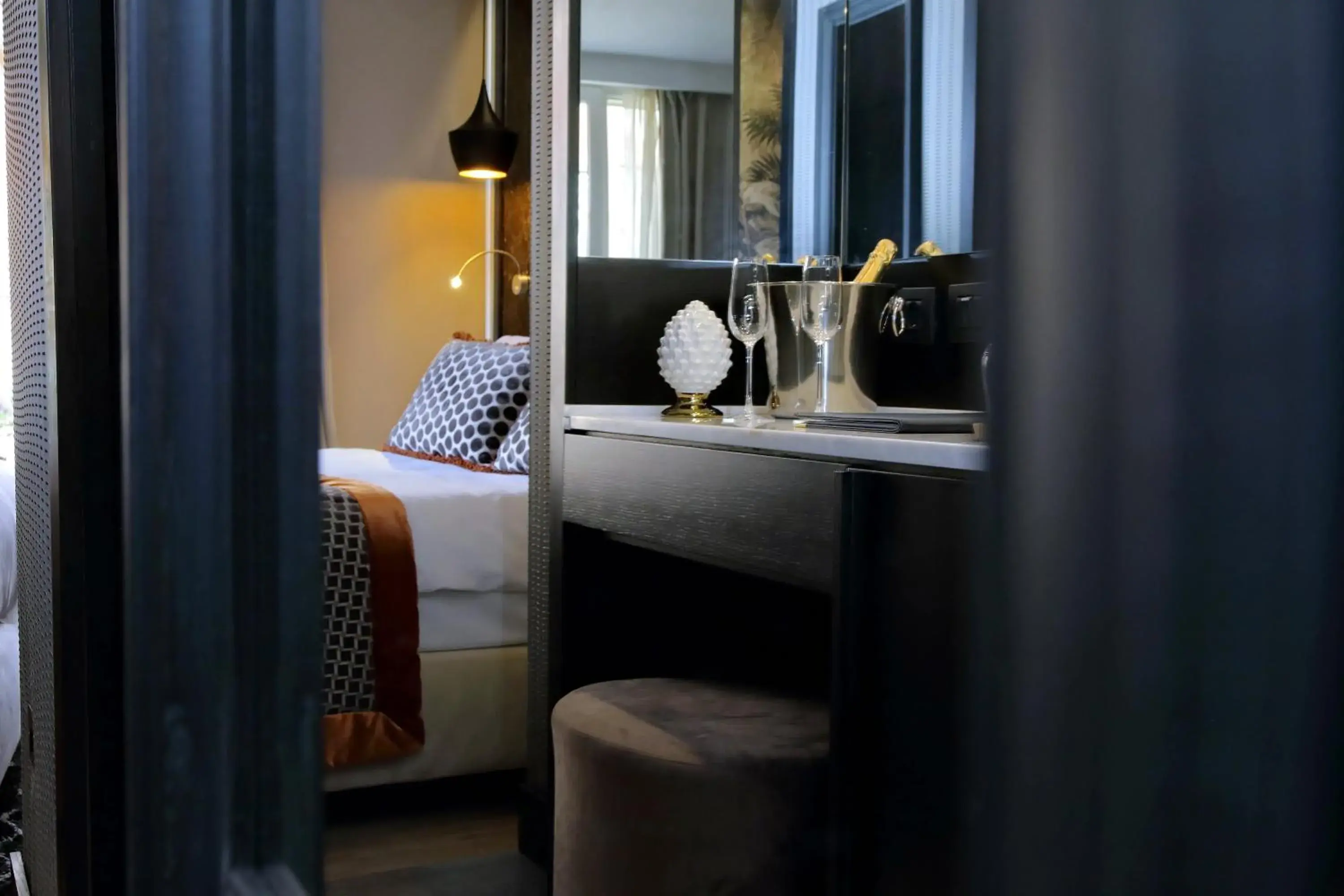 Bed in HELMIRAGE PIAZZA DI SPAGNA SUITE Bed in HELMIRAGE PIAZZA DI SPAGNA SUITE