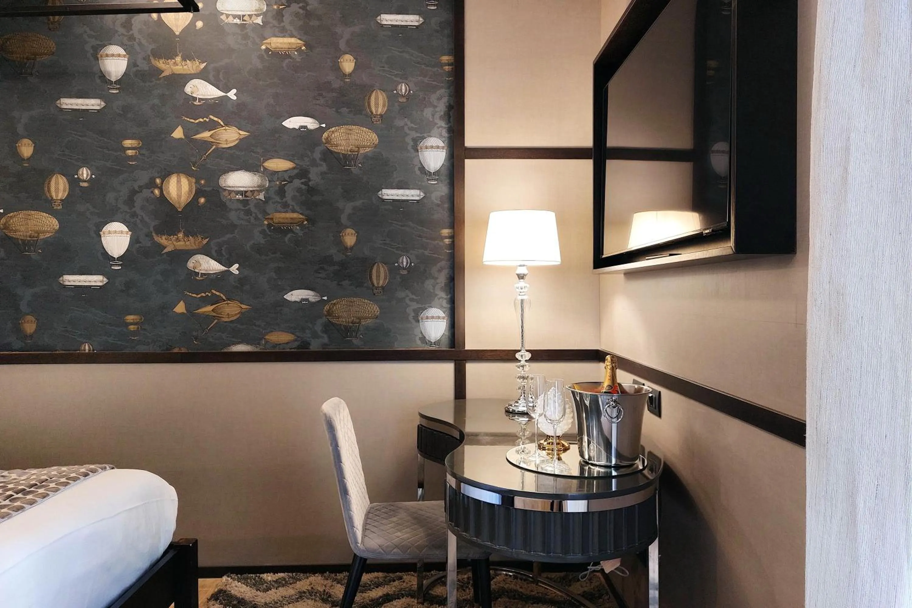 Seating area in HELMIRAGE PIAZZA DI SPAGNA SUITE