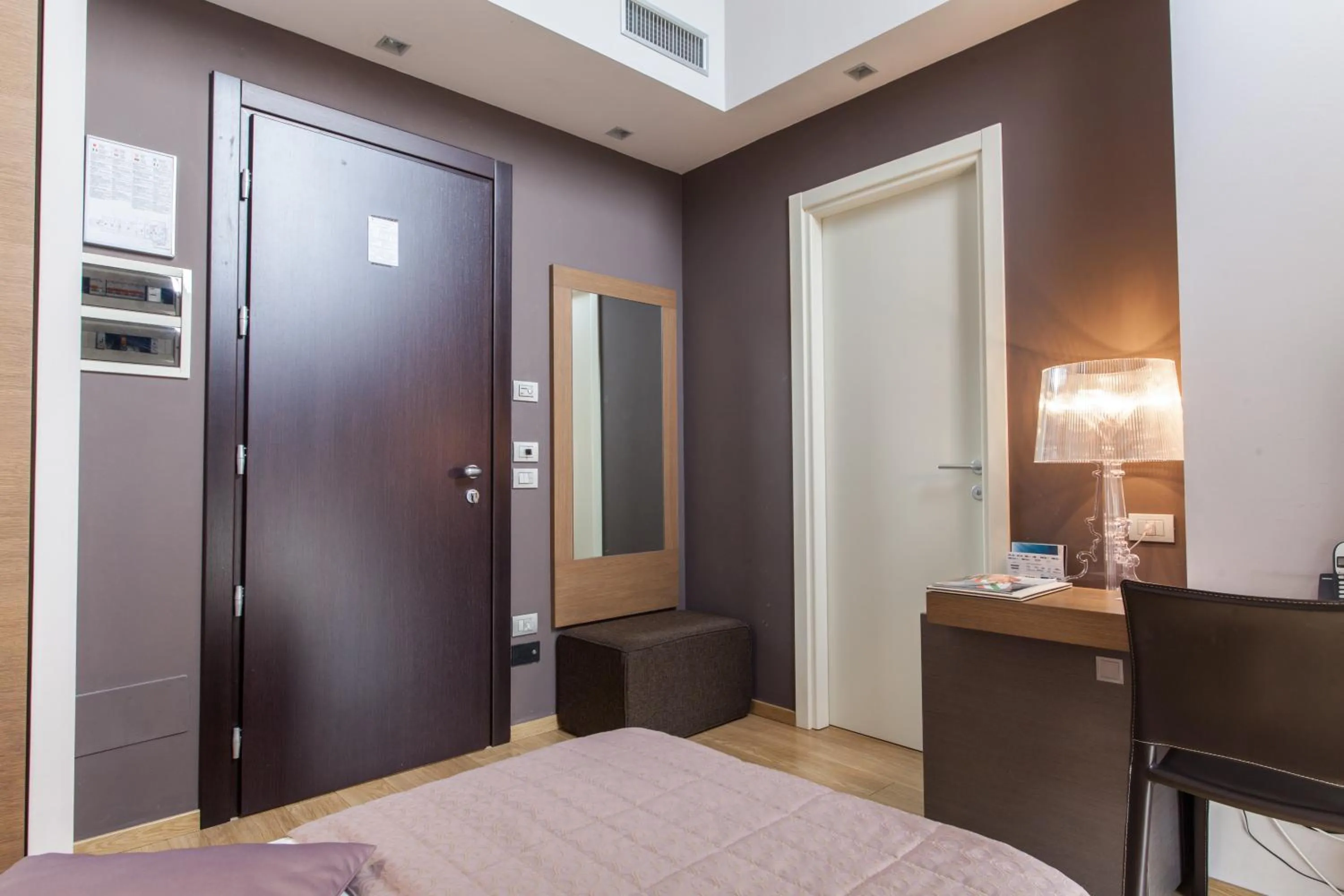 View (from property/room), Bed in Hotel Michelangelo