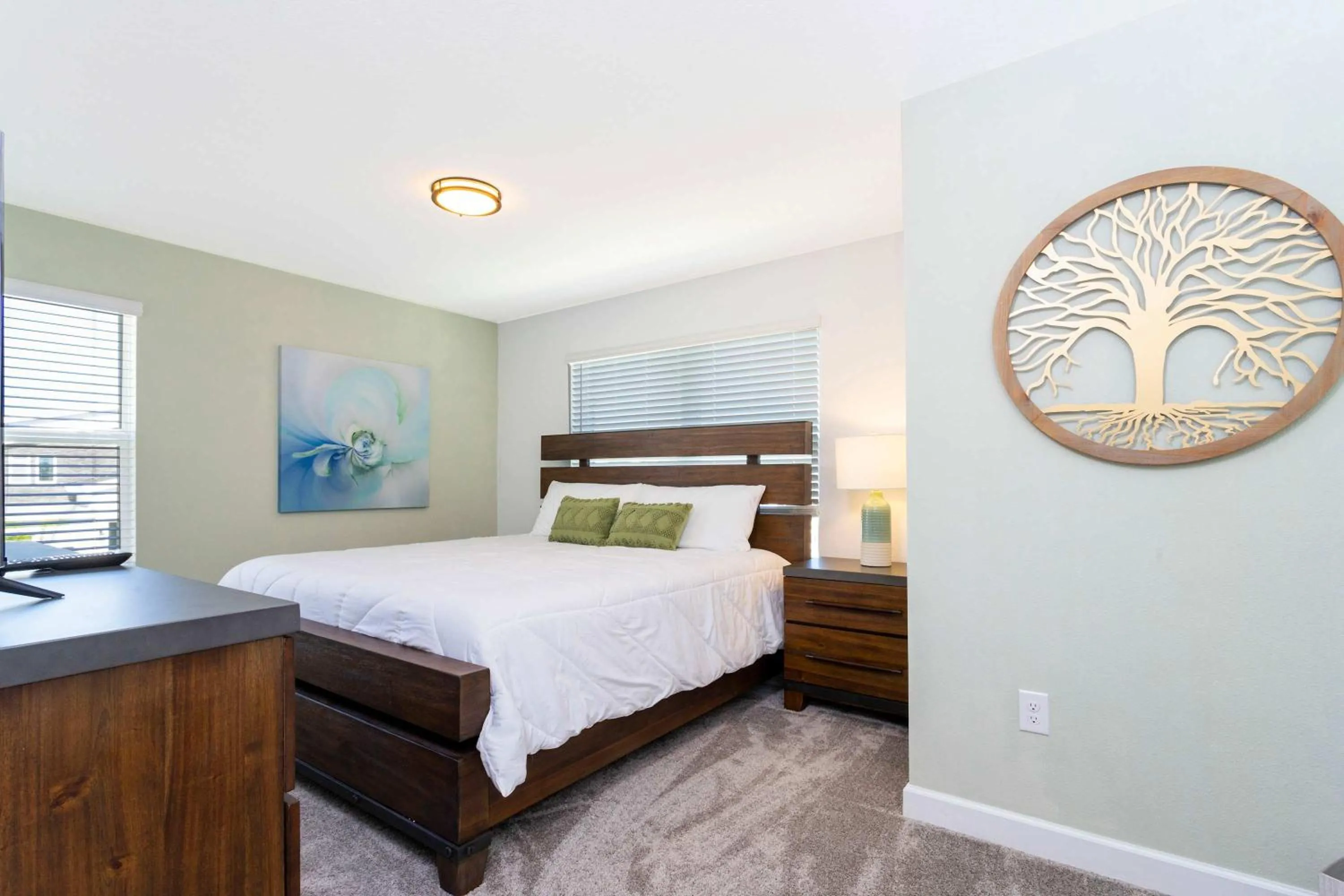Bed in Gorgeous 5 Bd w/ Pool Close to Disney @ Champions Gate 948