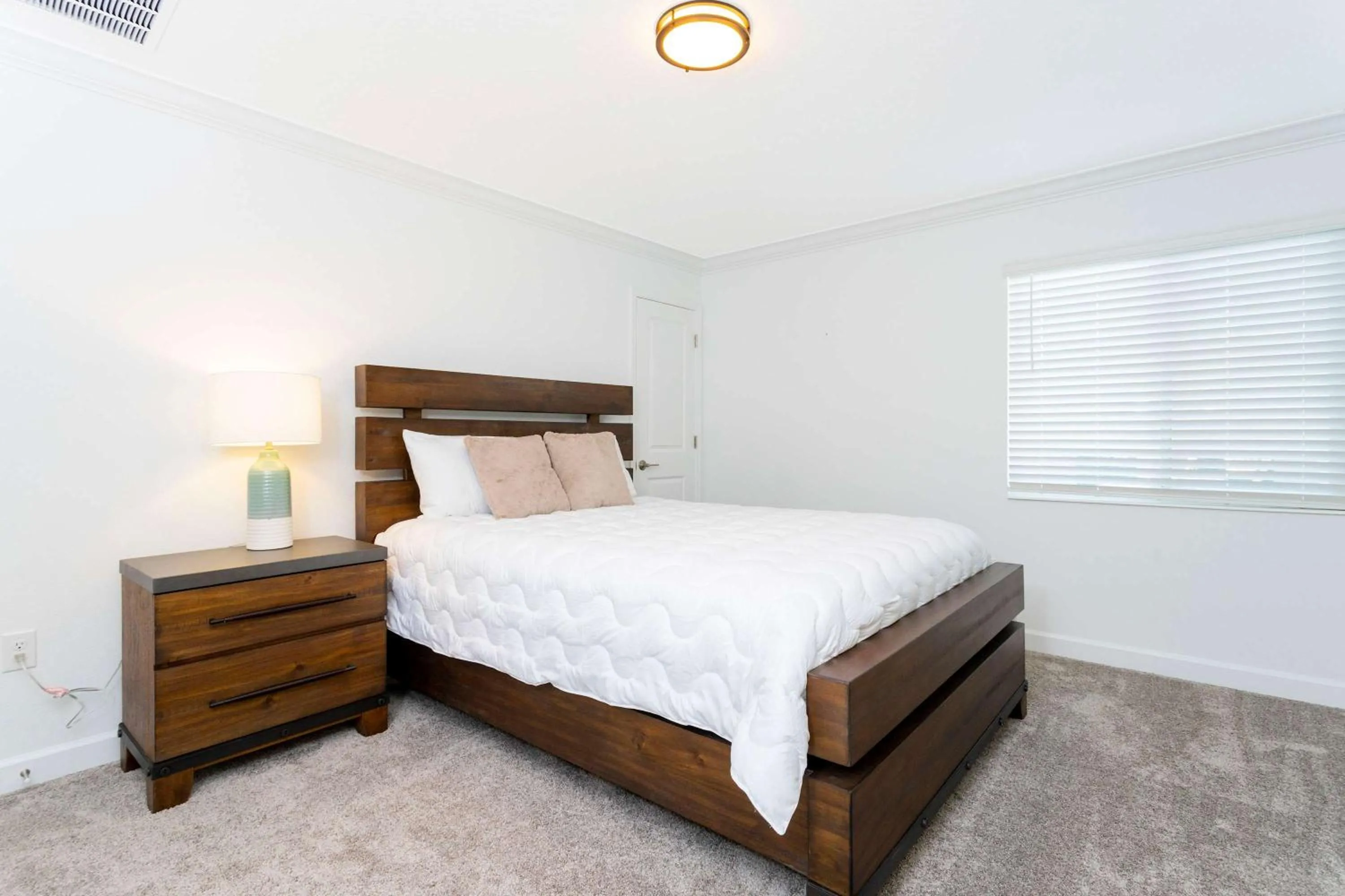 Bed in Gorgeous 5 Bd w/ Pool Close to Disney @ Champions Gate 948