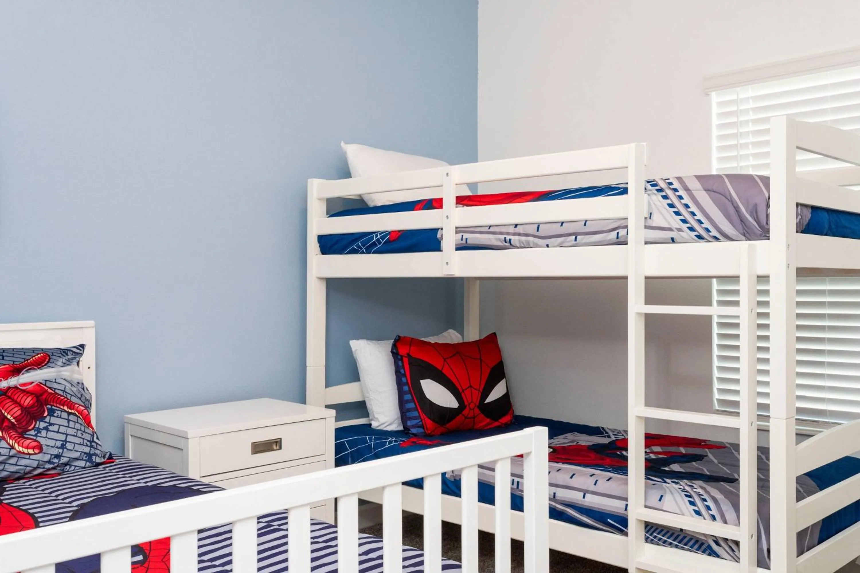 Bed in Gorgeous 5 Bd w/ Pool Close to Disney @ Champions Gate 948