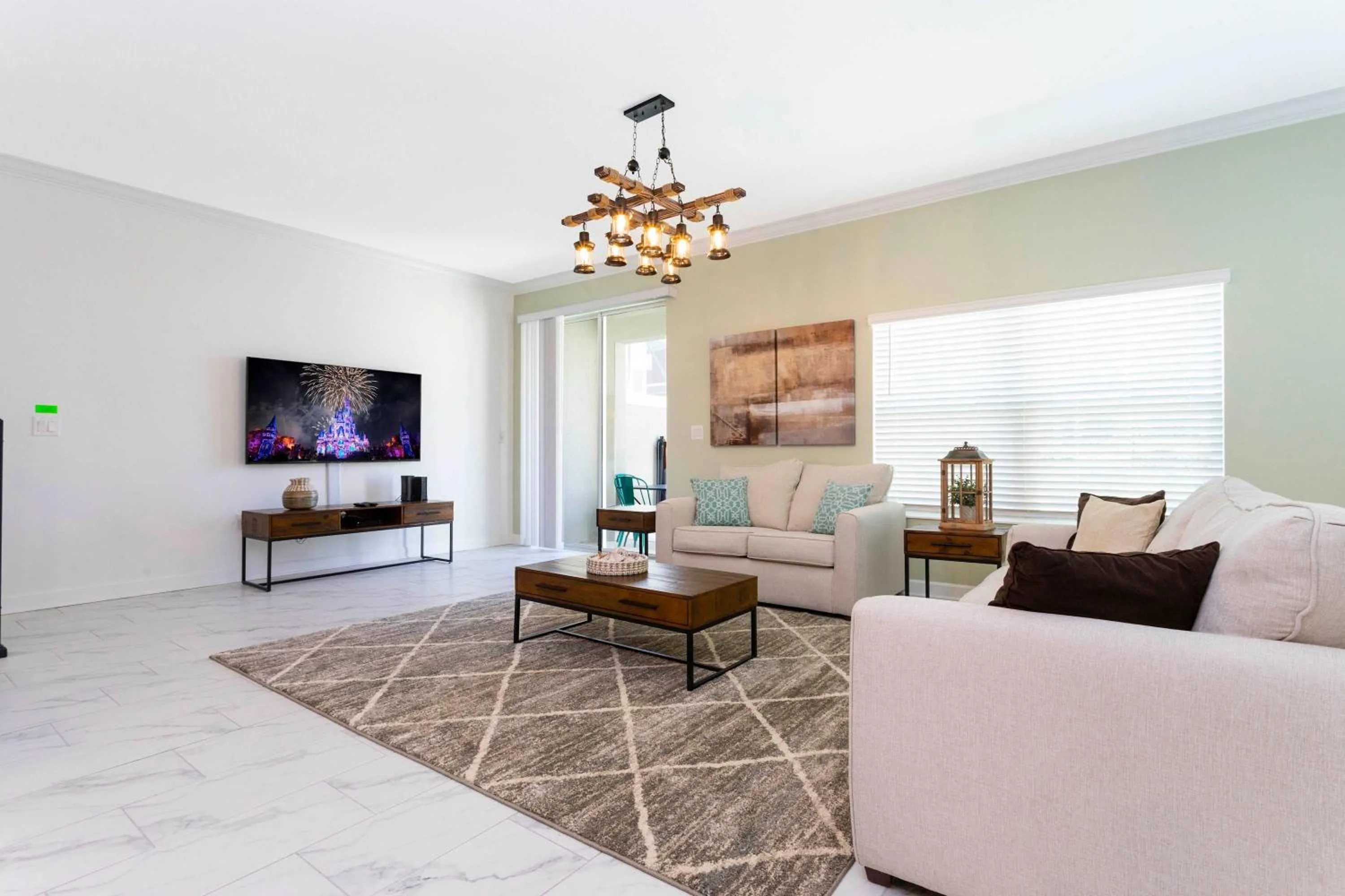 Gorgeous 5 Bd w/ Pool Close to Disney @ Champions Gate 948