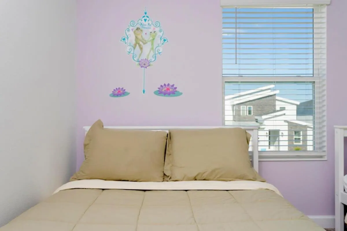 Bed in Gorgeous 5 Bd w/ Pool Close to Disney @ Champions Gate 948