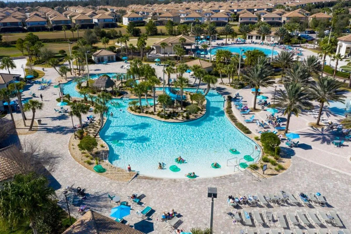 Gorgeous 5 Bd w/ Pool Close to Disney @ Champions Gate 948