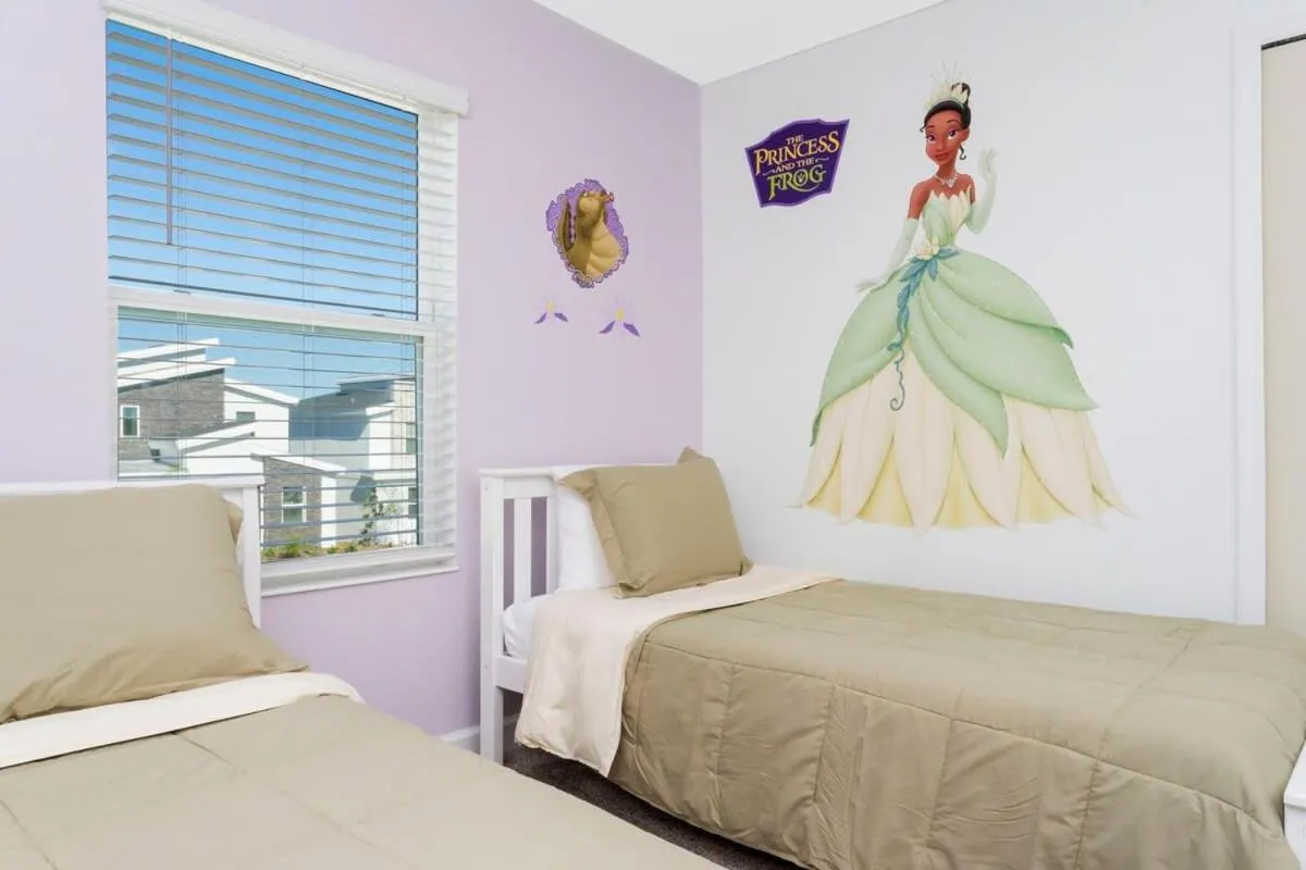 Bed in Gorgeous 5 Bd w/ Pool Close to Disney @ Champions Gate 948