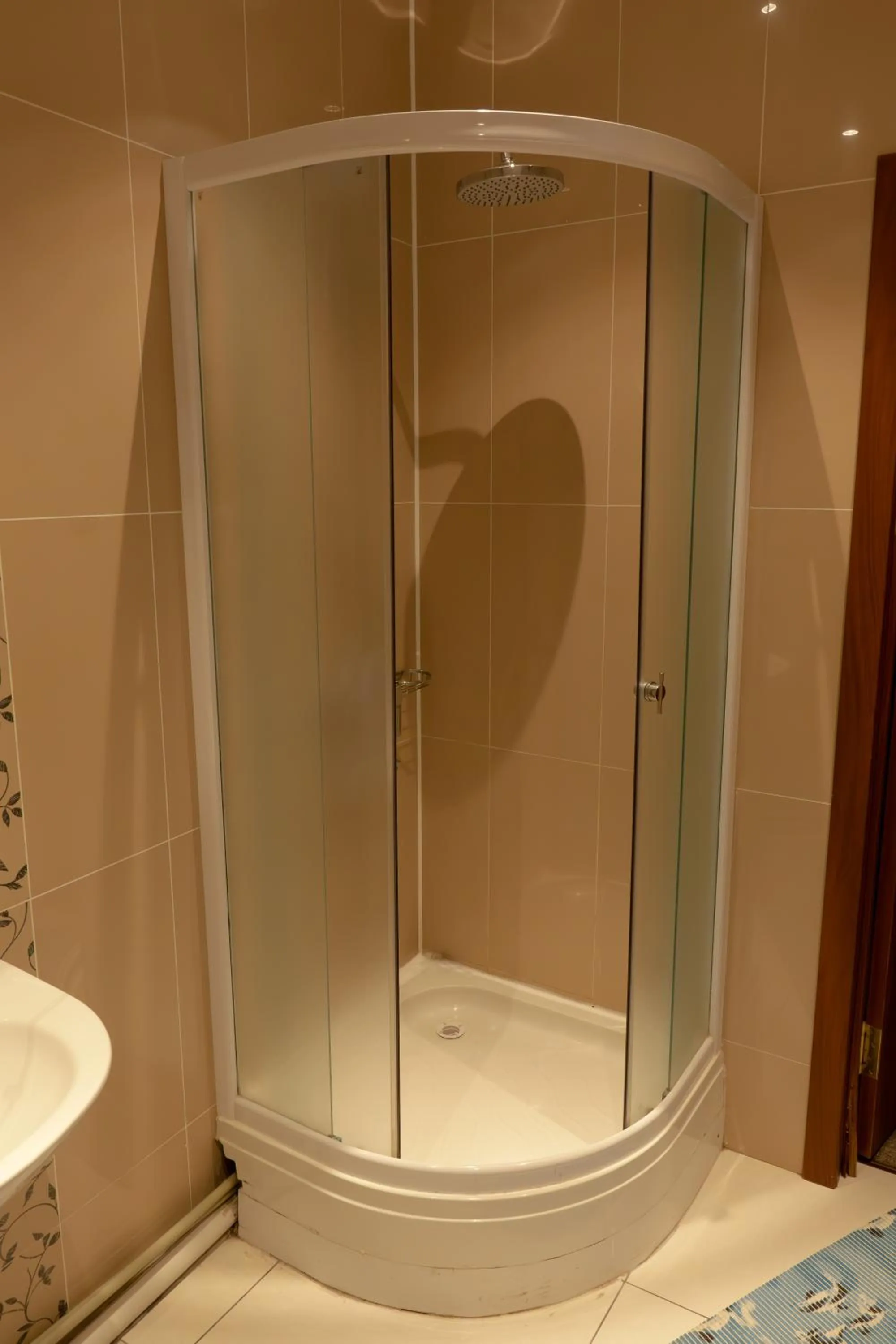 Shower in Alpen Ville