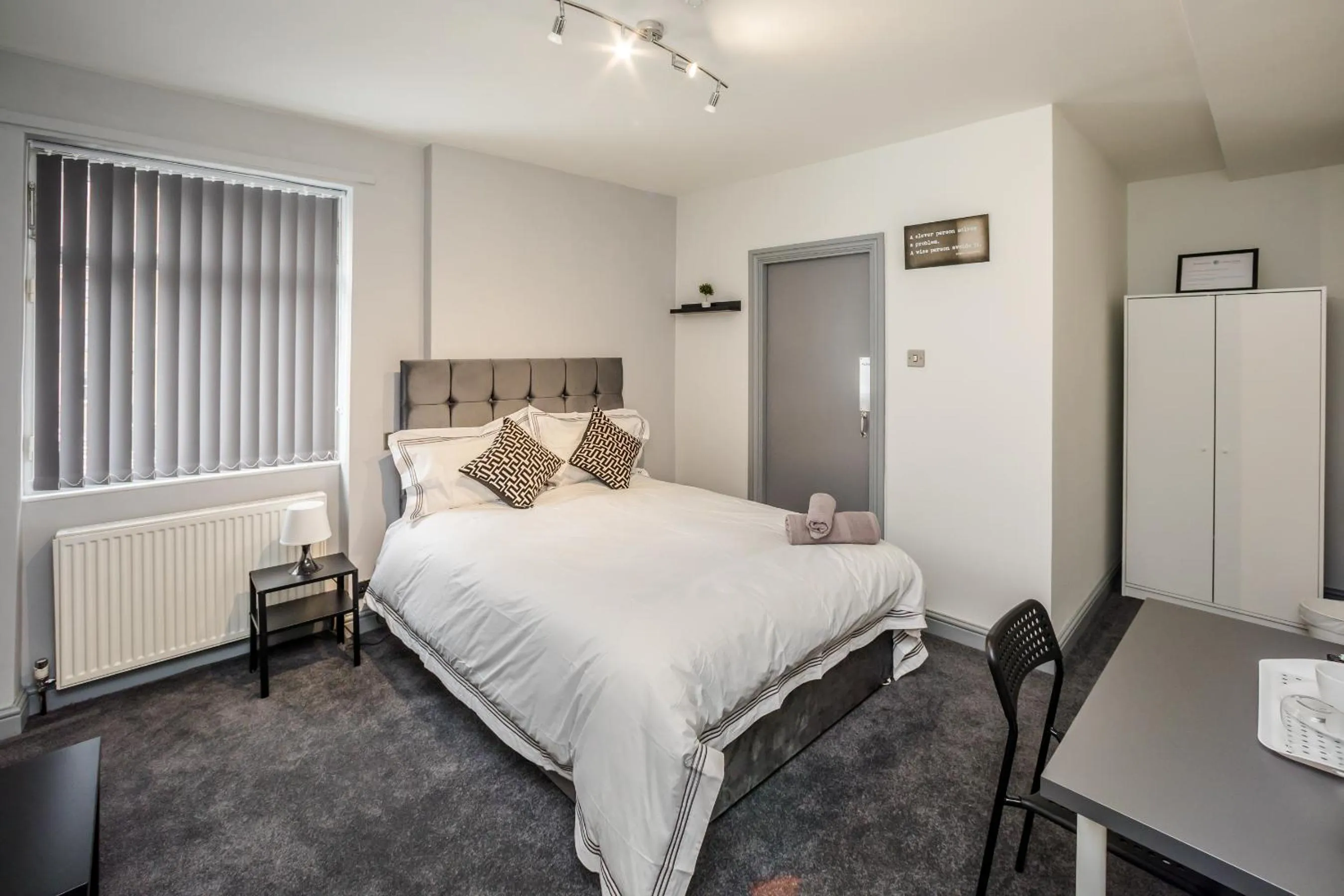 Bed in Huddersfield Central Lodge