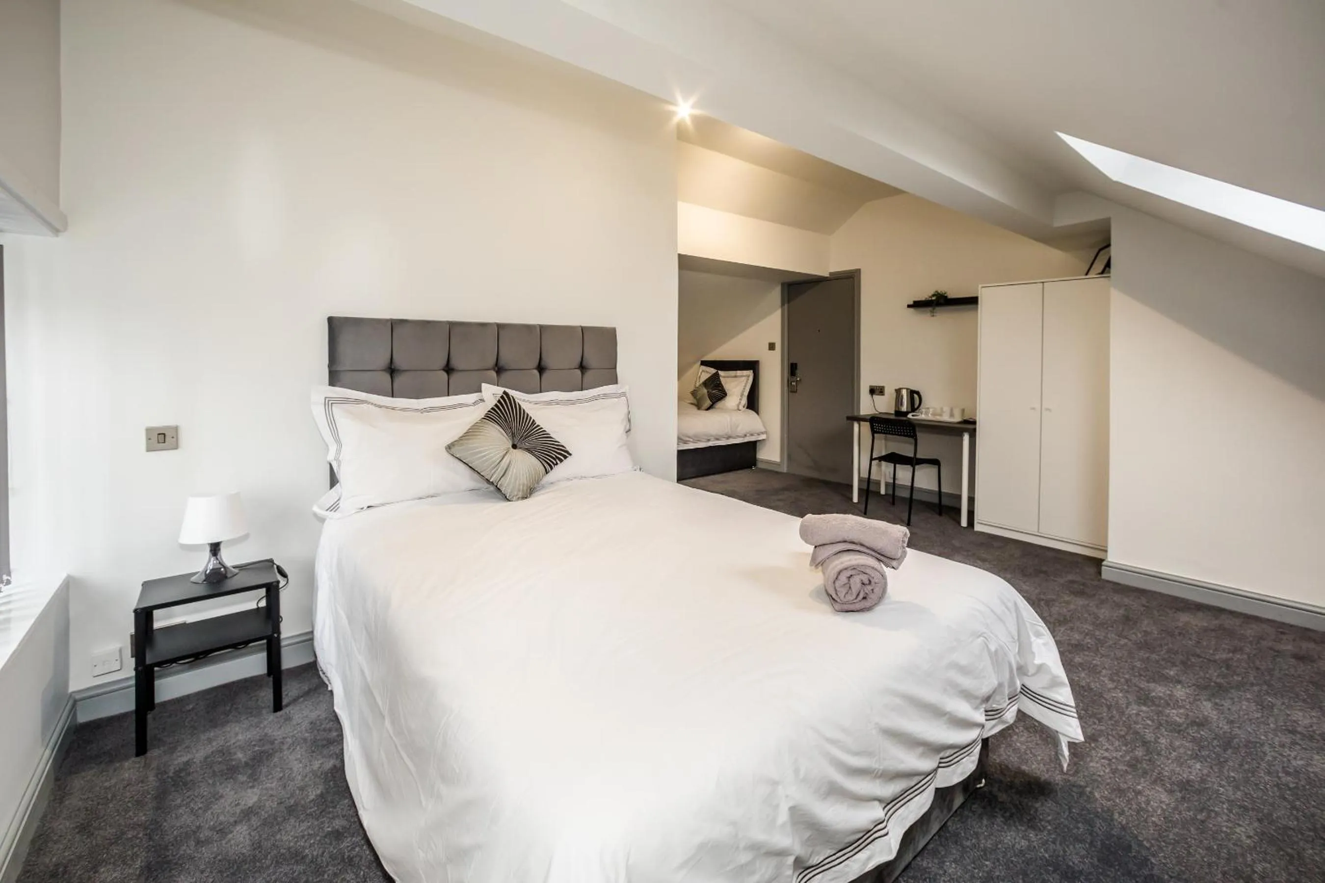 Bed in Huddersfield Central Lodge