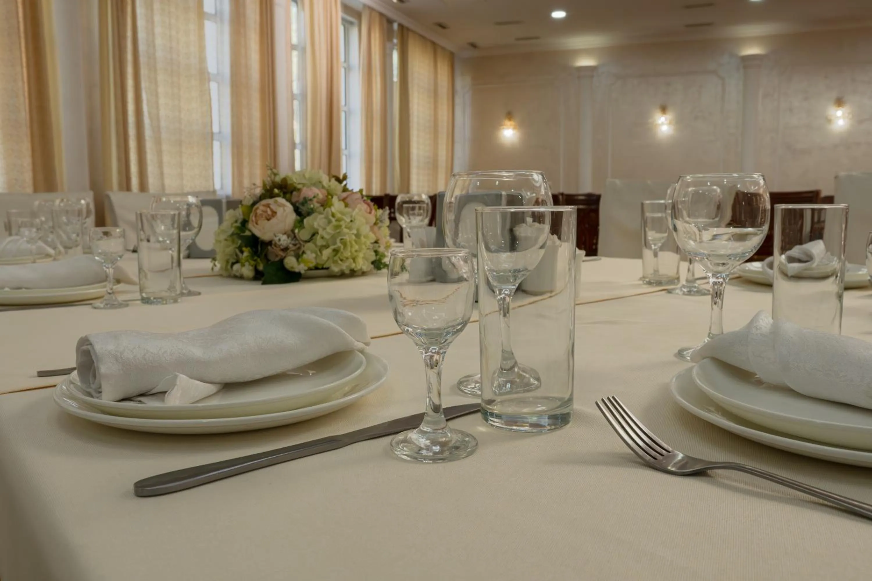 Restaurant/places to eat in Olympica Hotel