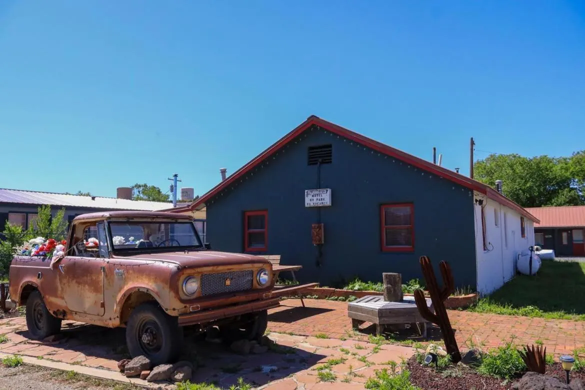 Property building in Hikers Cimarron Inn & RV Park