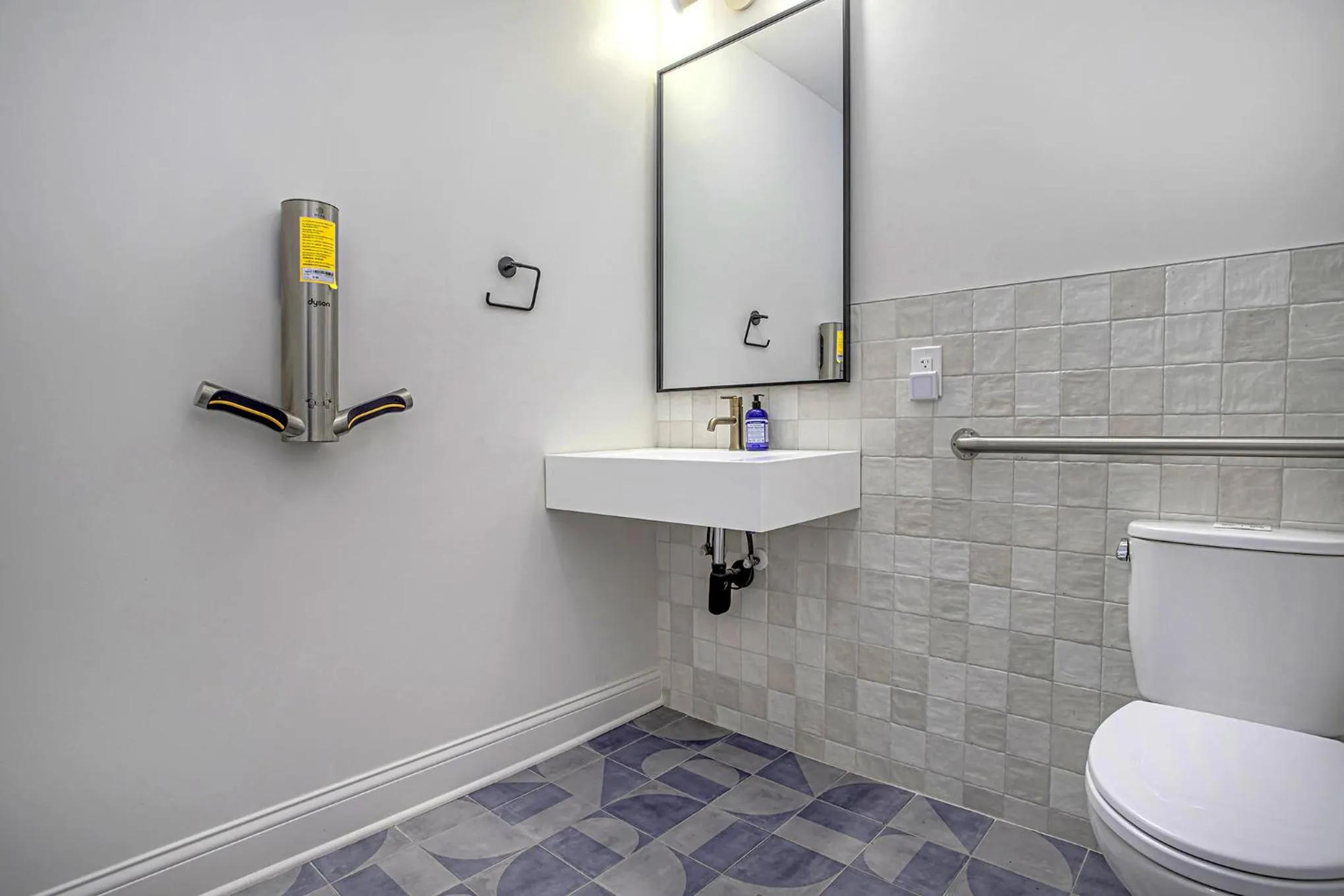 Public Bath in The Neighborhood Hotel Grand Beach