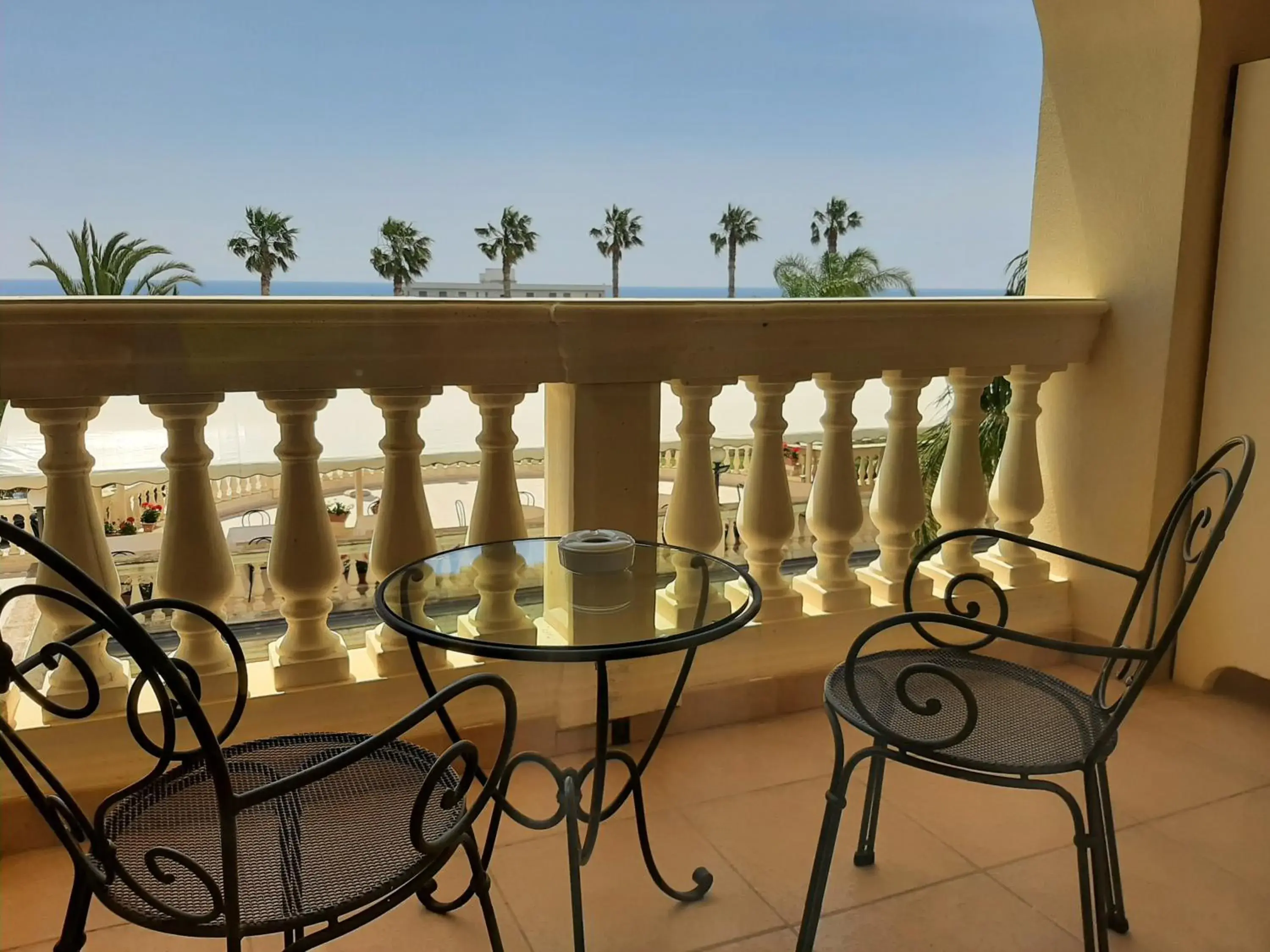 Twin Room with Sea View in Parco dei Principi Hotel - Wedding & Events Twin Room with Sea View in Parco dei Principi Hotel - Wedding & Events