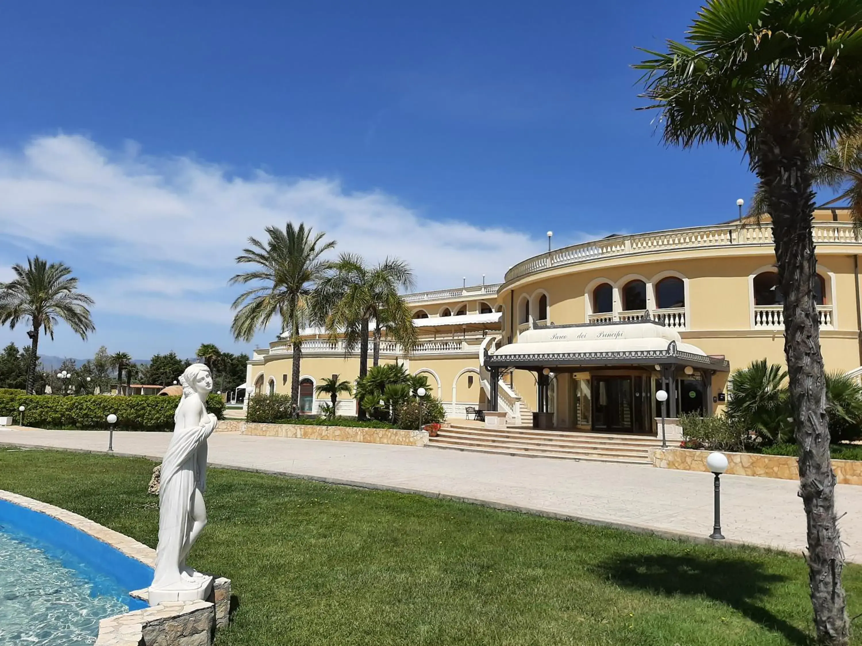 Property building in Parco dei Principi Hotel - Wedding & Events Property building in Parco dei Principi Hotel - Wedding & Events