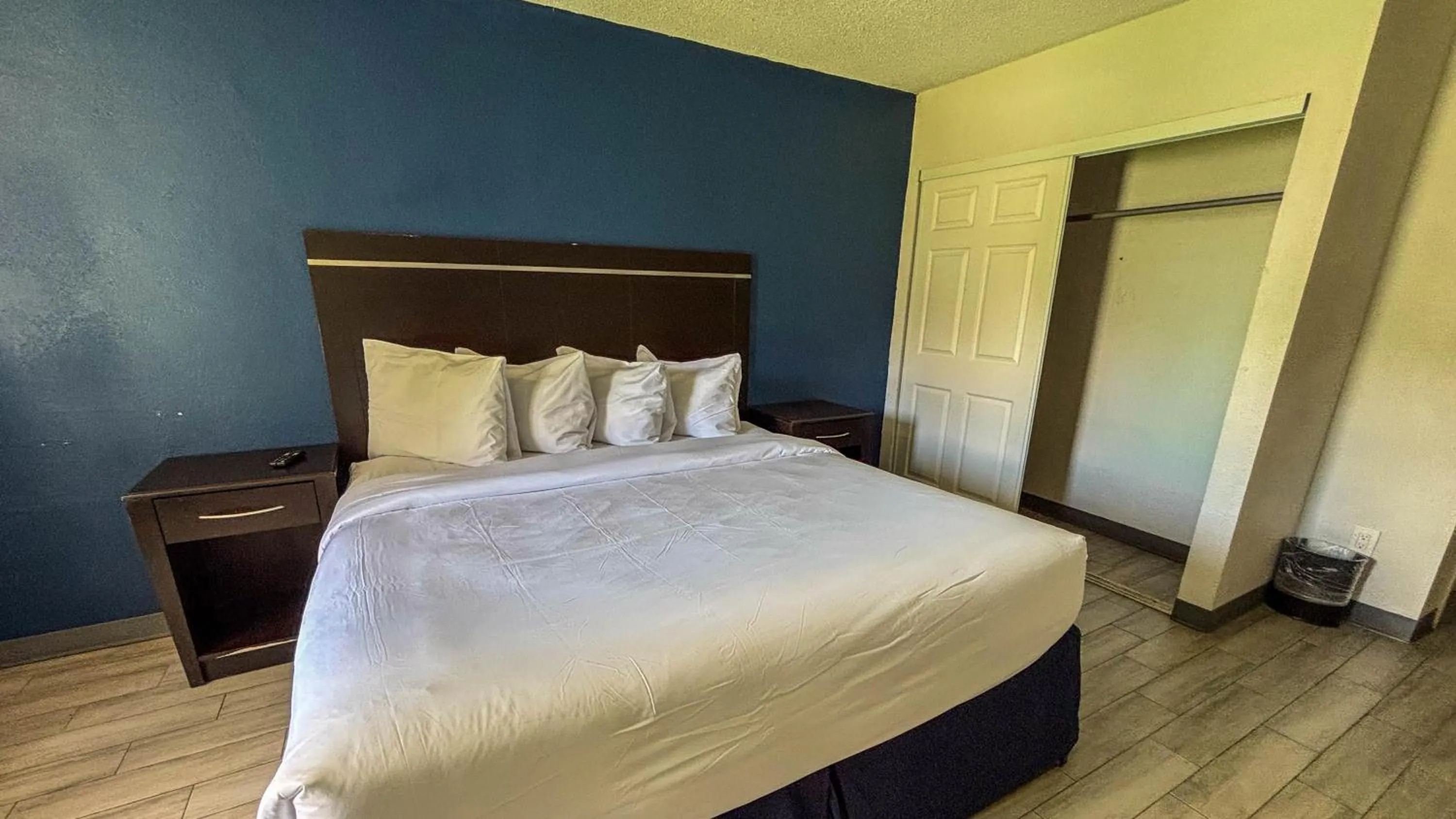 Bedroom, Bed in Motel 6 - Altamonte Springs, FL