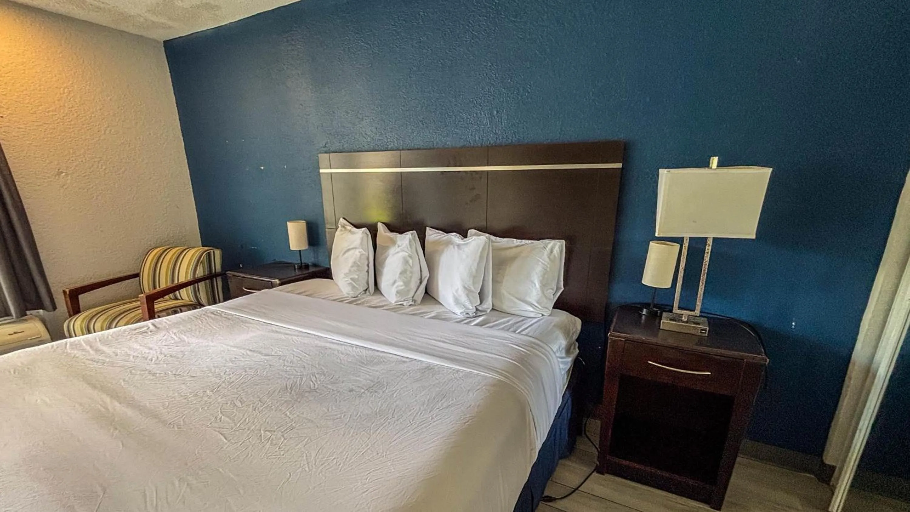 Bedroom, Bed in Motel 6 - Altamonte Springs, FL