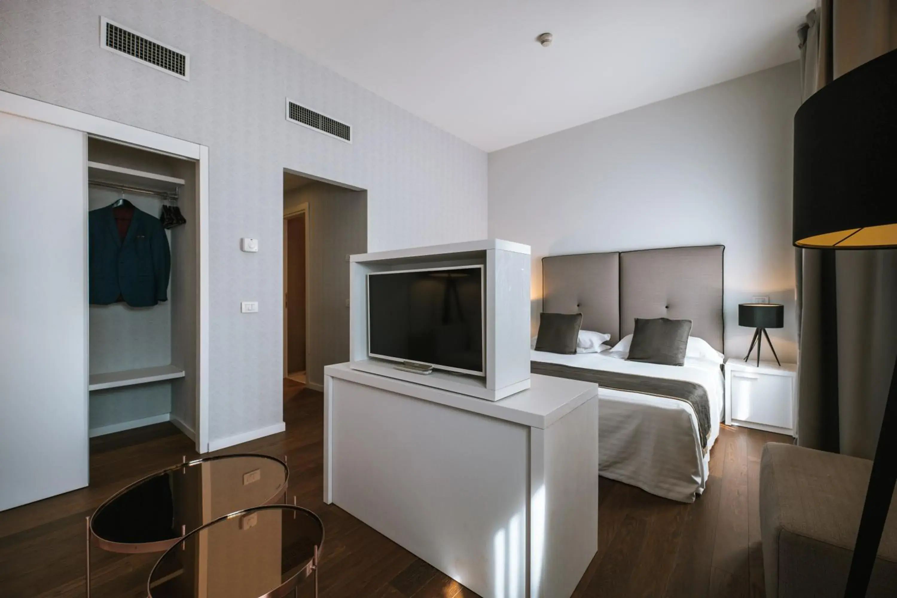 Executive Triple Room in Hotel De La Ville Executive Triple Room in Hotel De La Ville