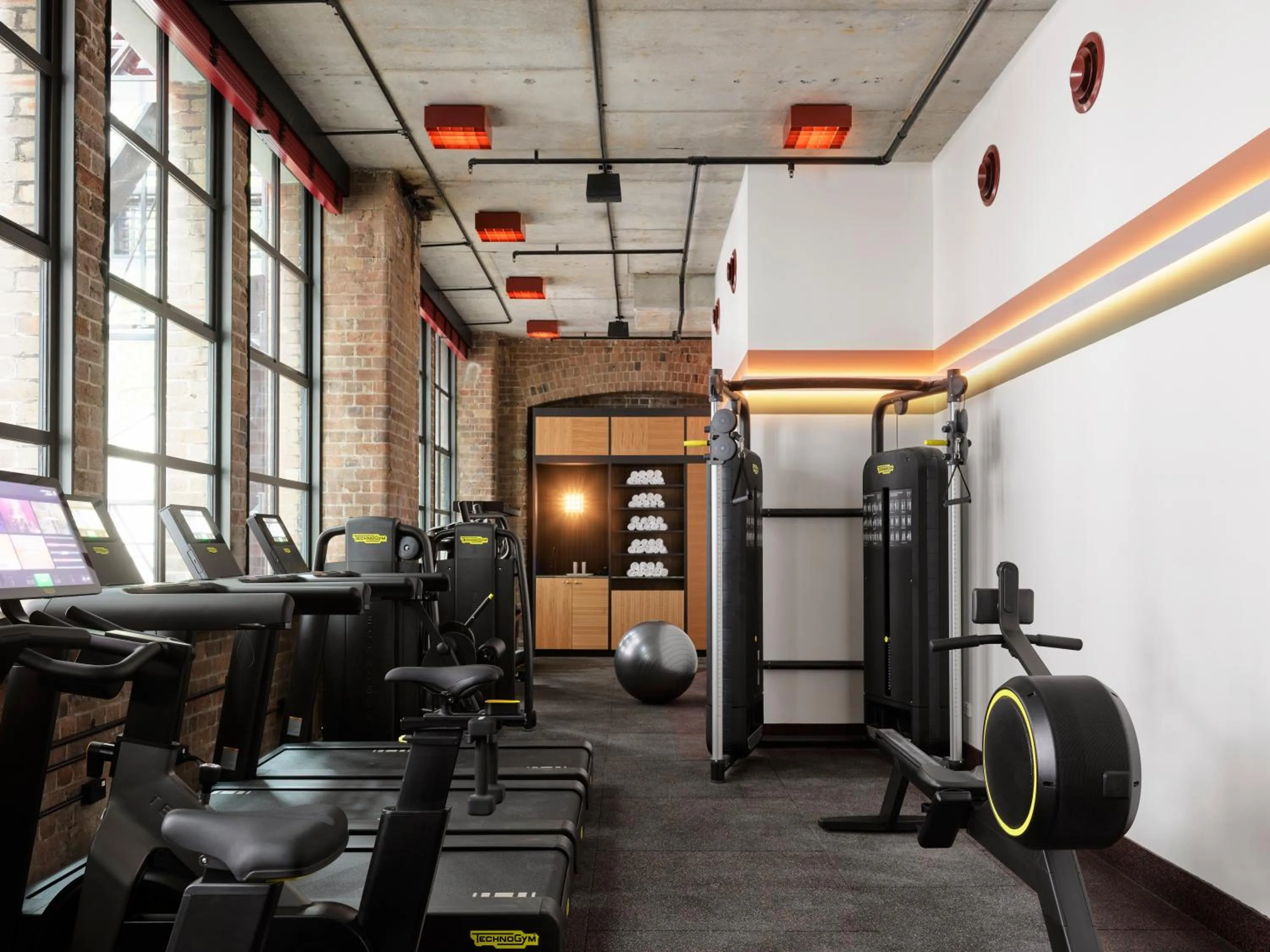 Fitness centre/facilities in Ace Hotel Sydney
