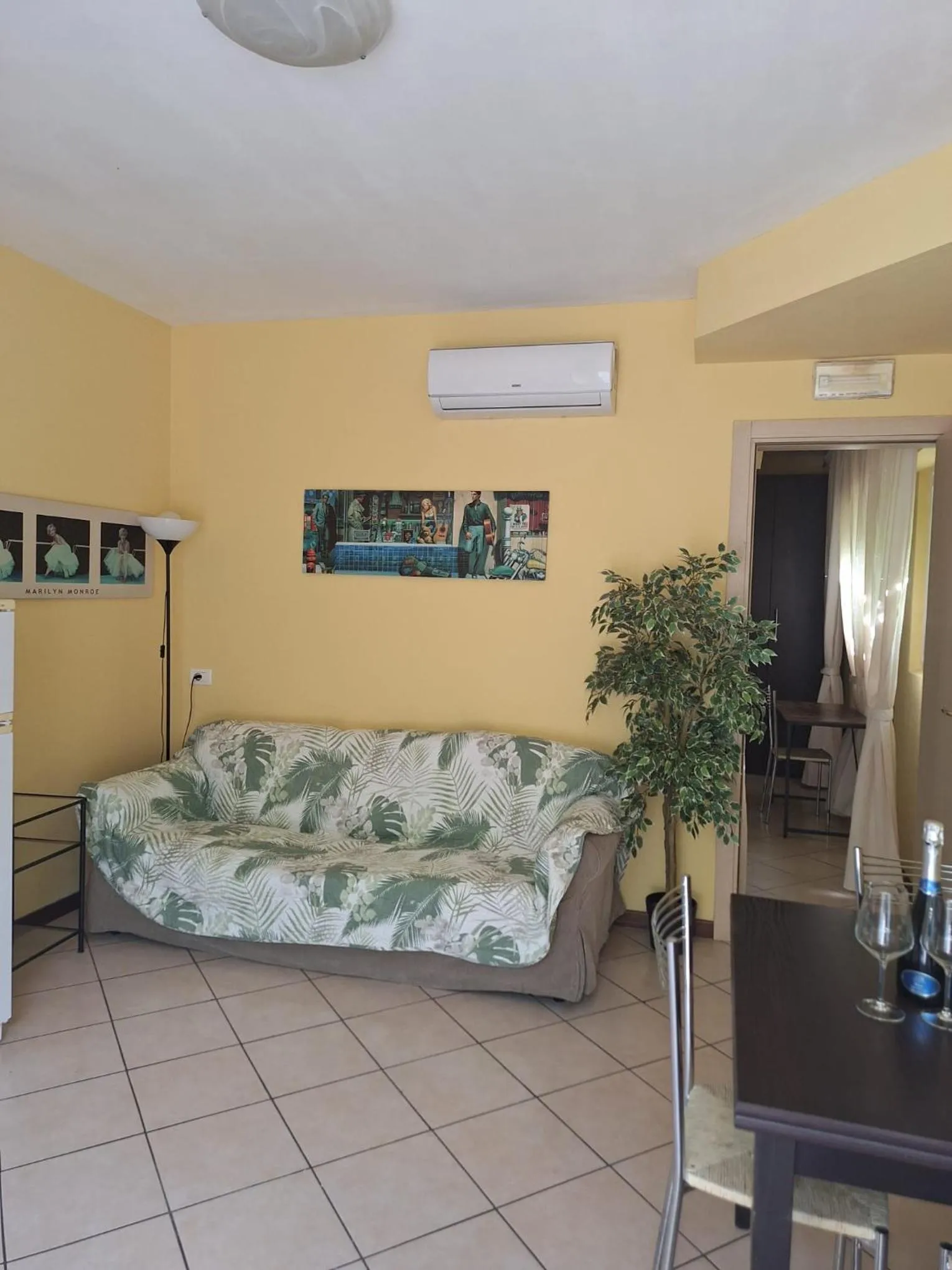kitchen, Bed in Argentiere Room Apartments