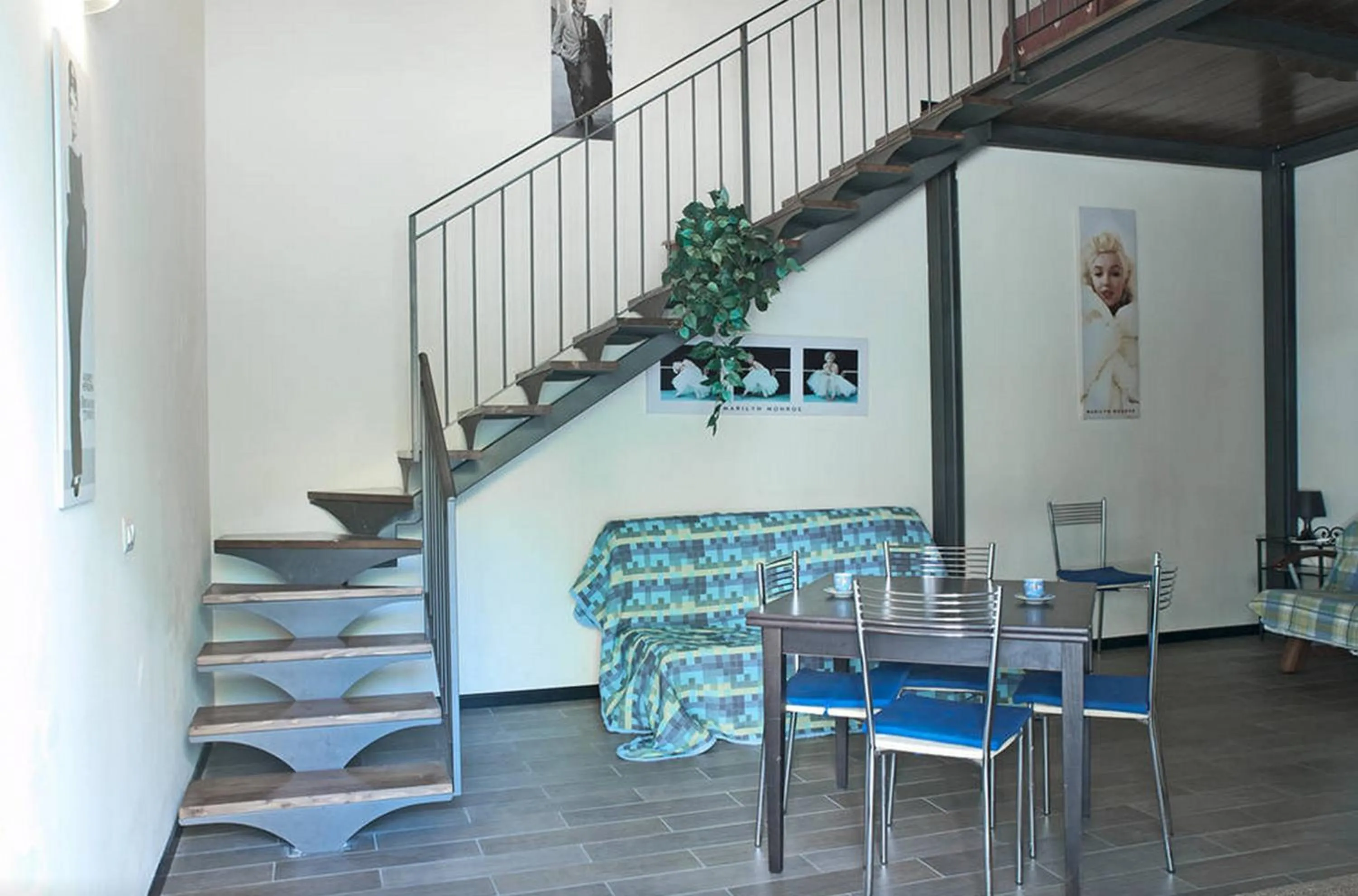 Living room in Argentiere Room Apartments