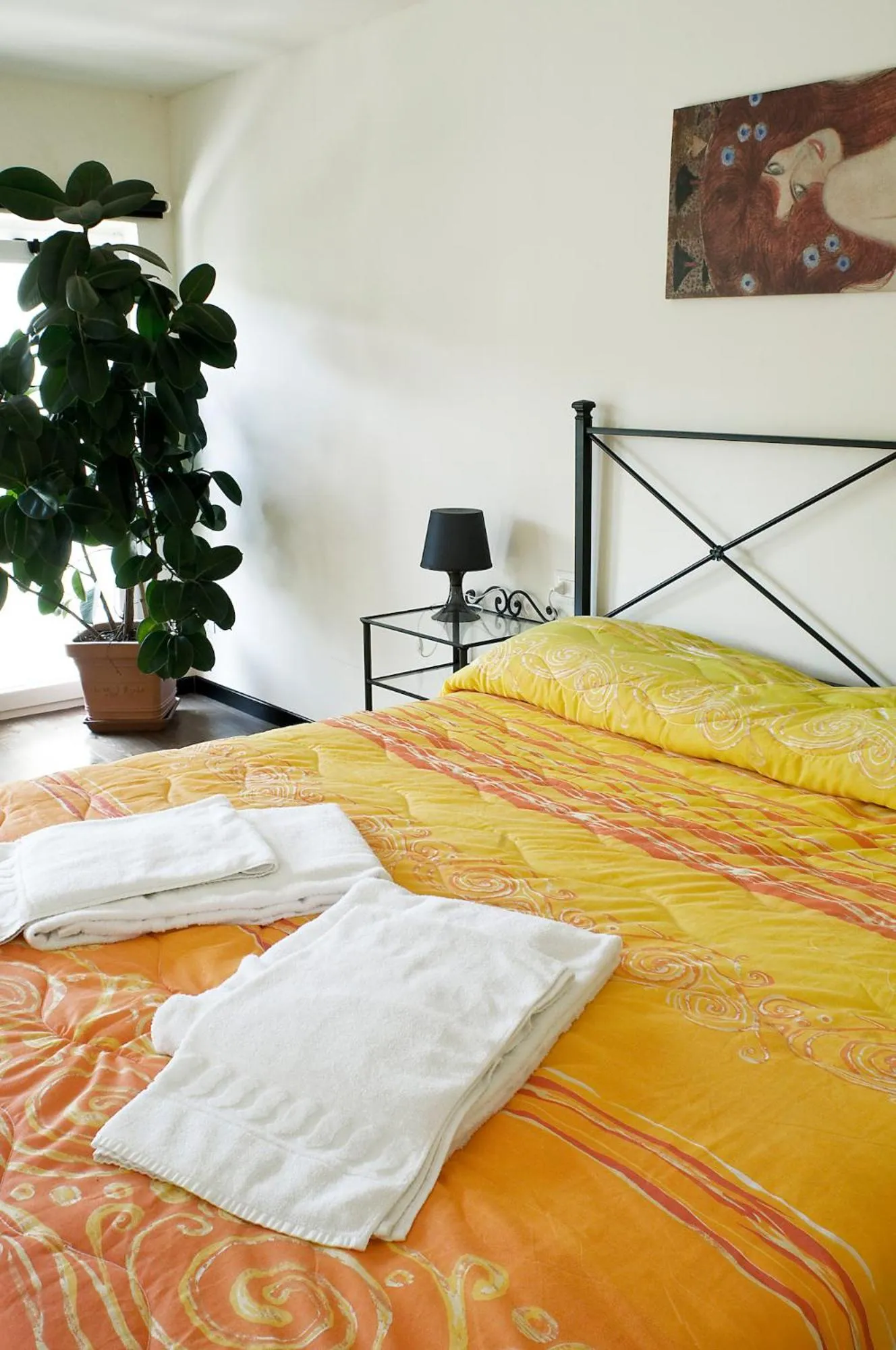 Bed in Argentiere Room Apartments