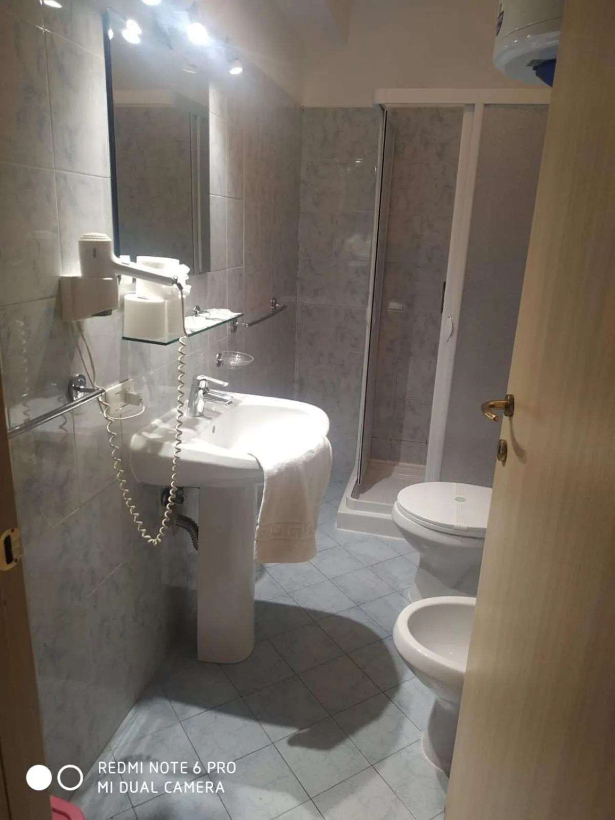 Shower in Argentiere Room Apartments