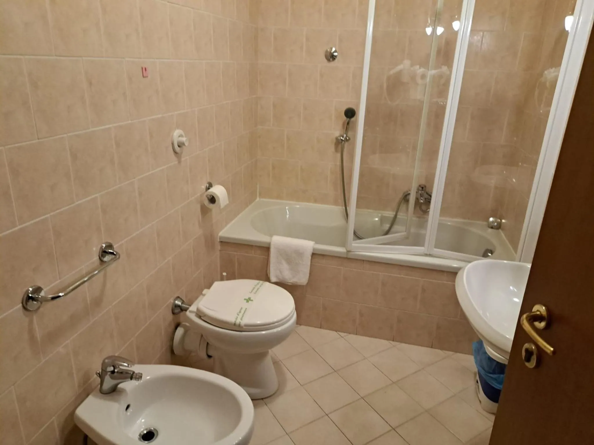 Bathroom in Argentiere Room Apartments