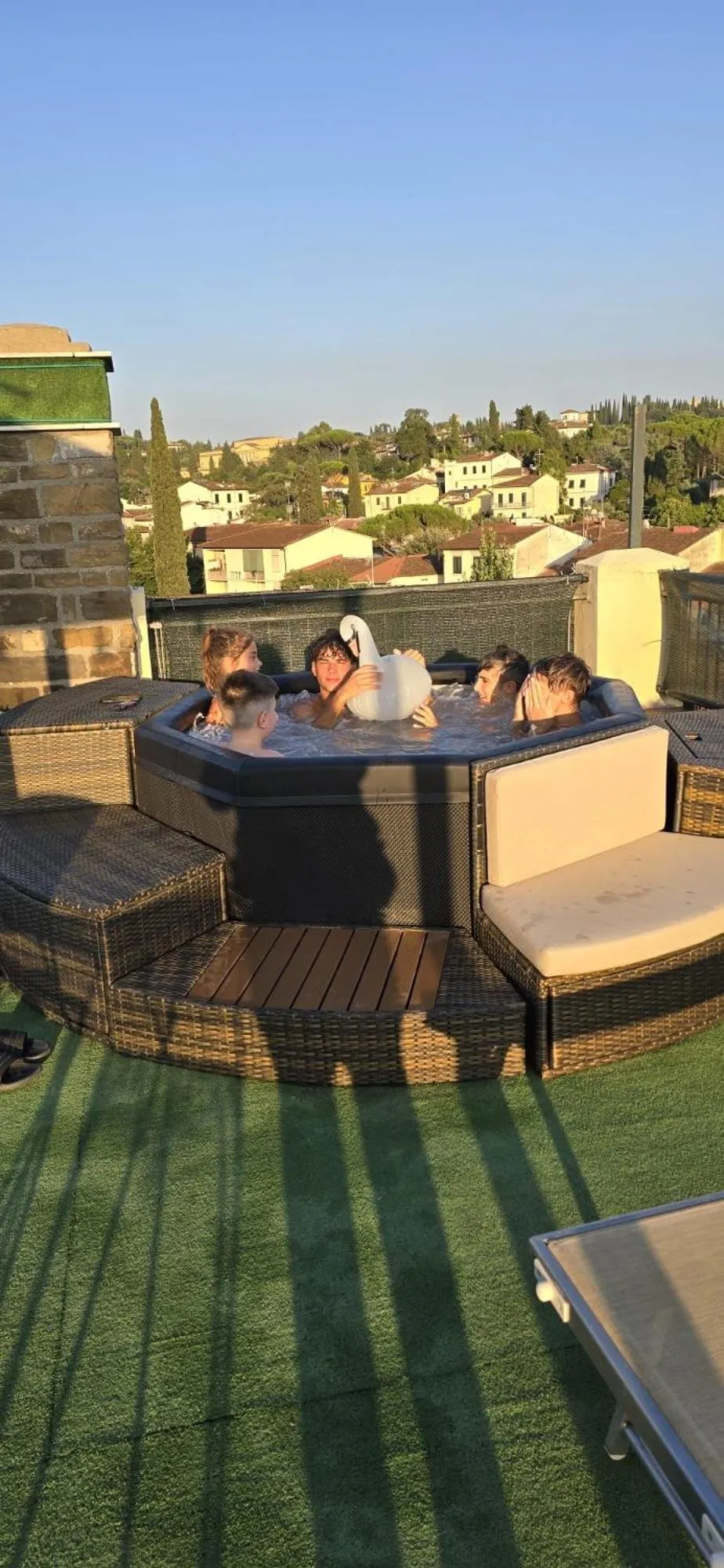 Hot Tub in Argentiere Room Apartments