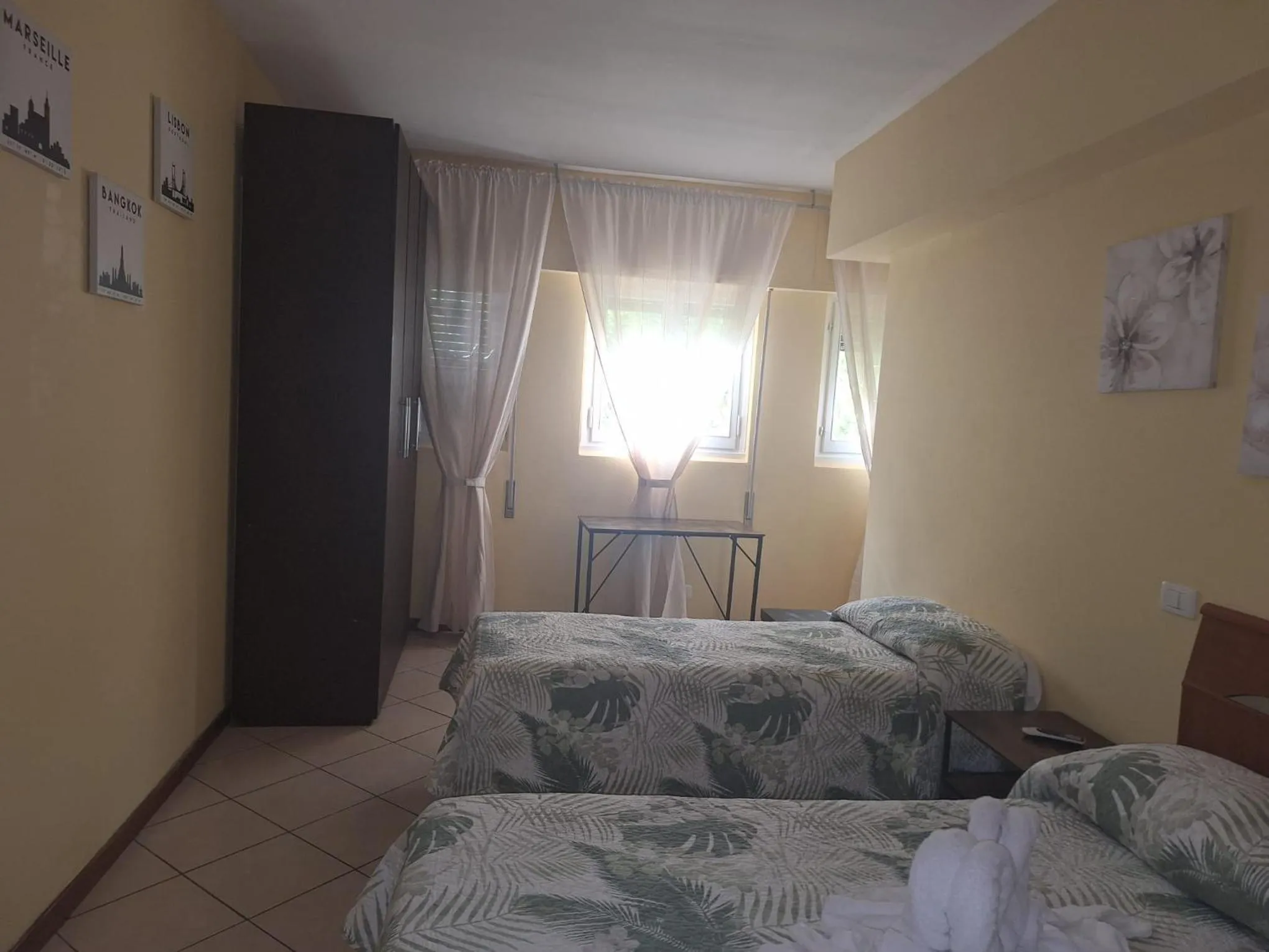 Bed in Argentiere Room Apartments