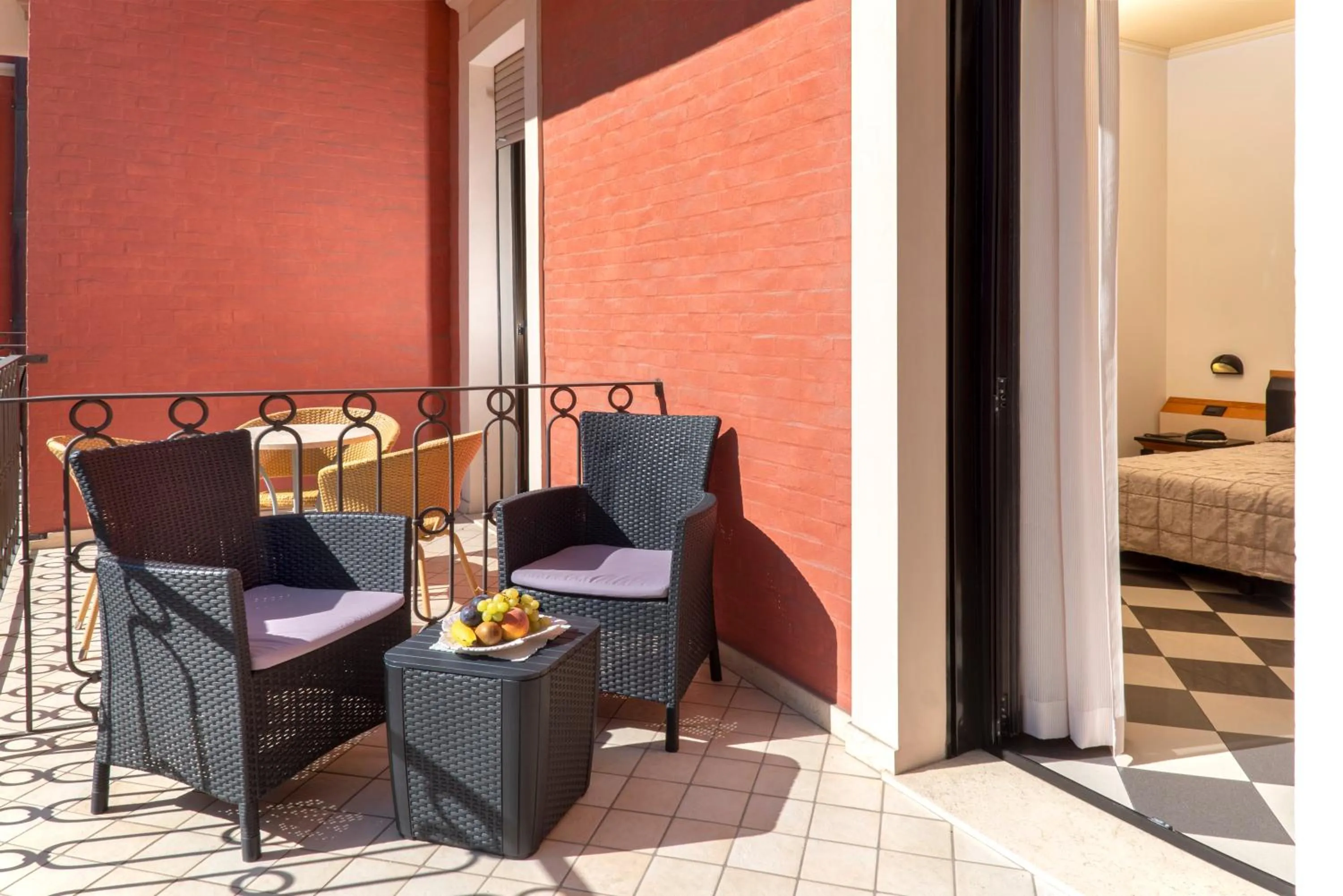 Balcony/Terrace, Bed in Hotel Villa Luigia