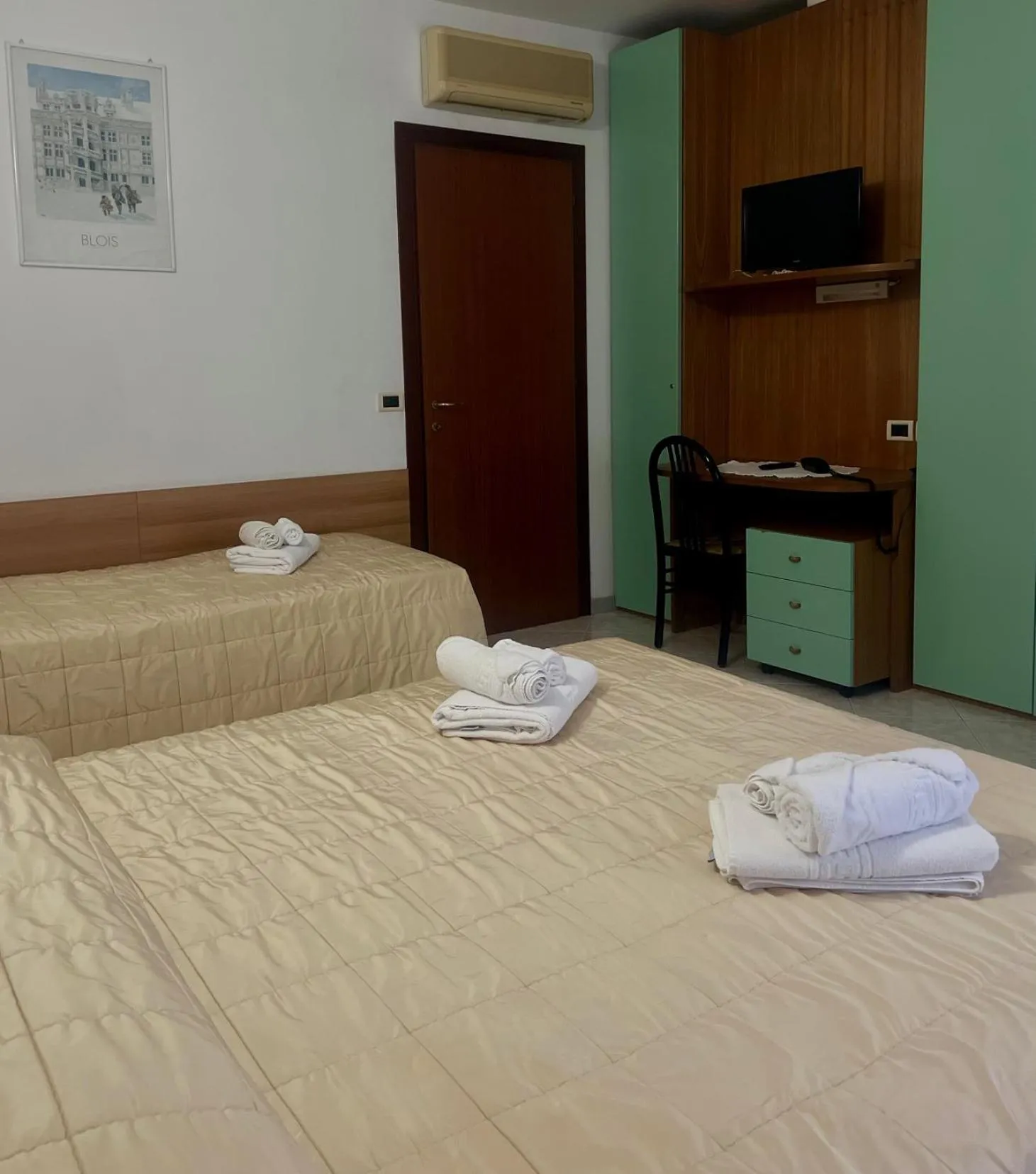 Bed in Hotel Villa Luigia