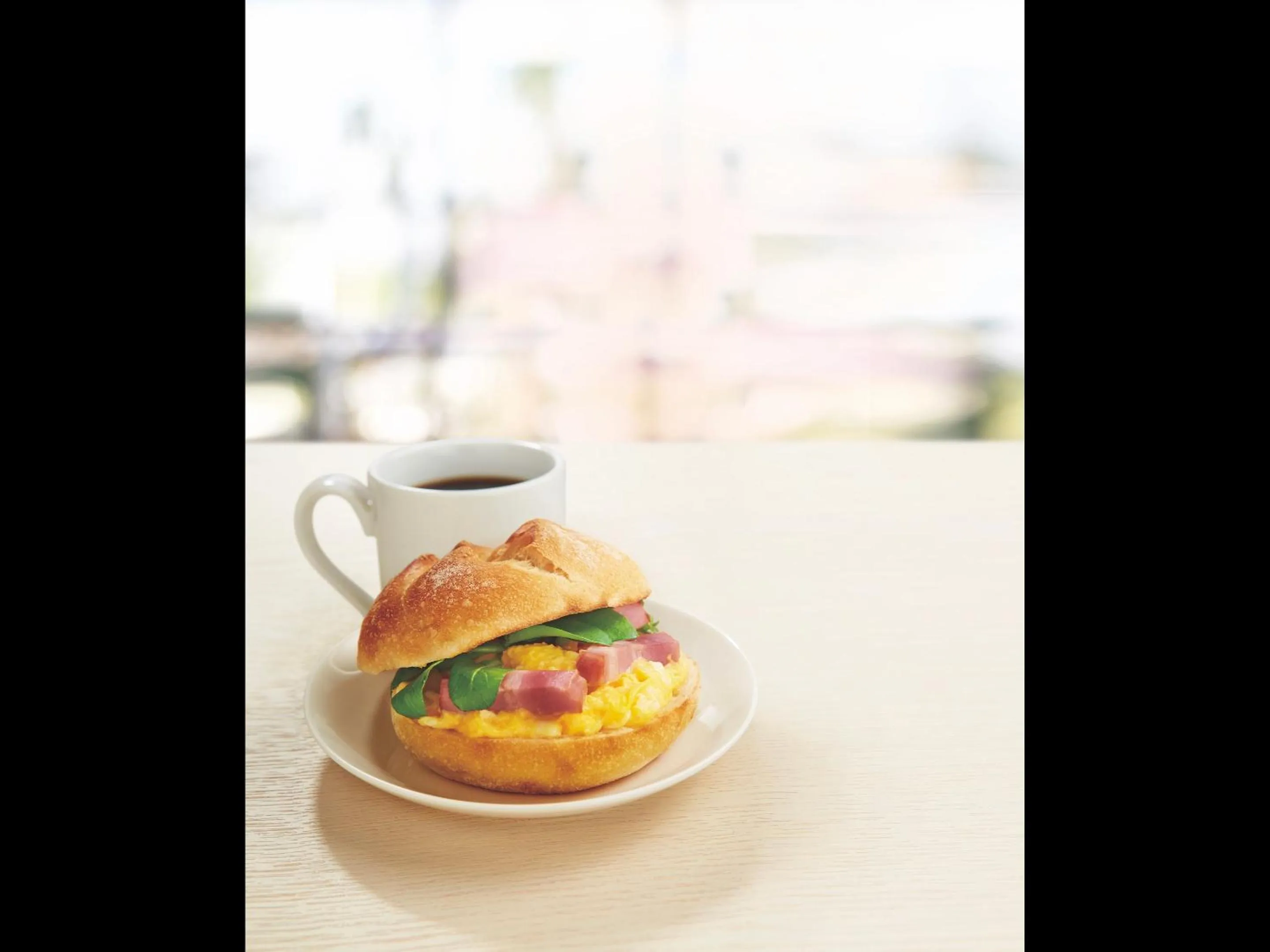 Breakfast in 9h nine hours woman Shinjuku