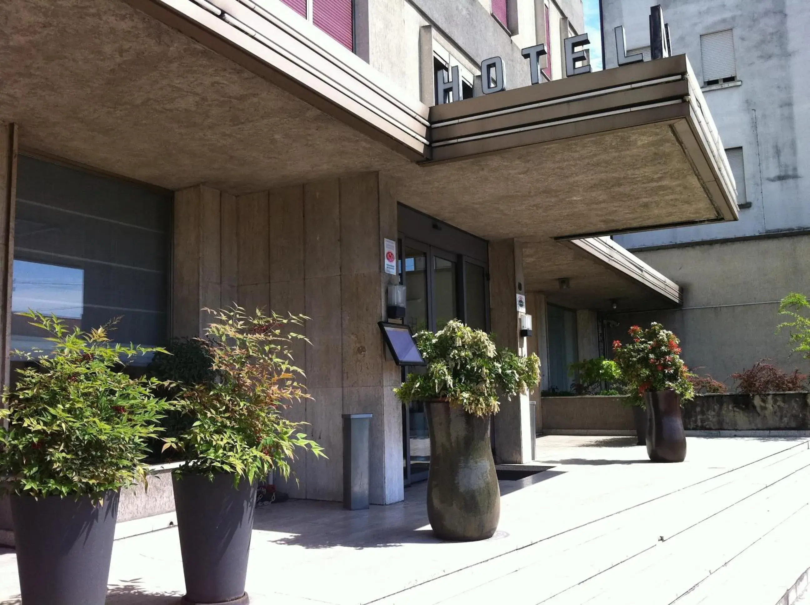 Facade/entrance in Hotel Al Cason Facade/entrance in Hotel Al Cason