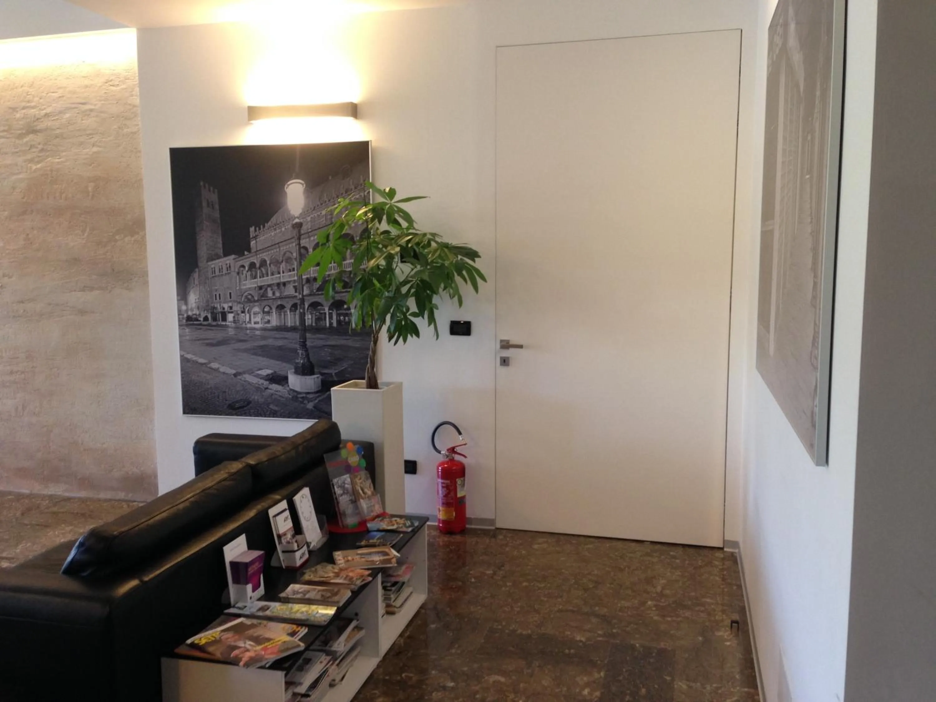 Lobby or reception in Hotel Al Cason